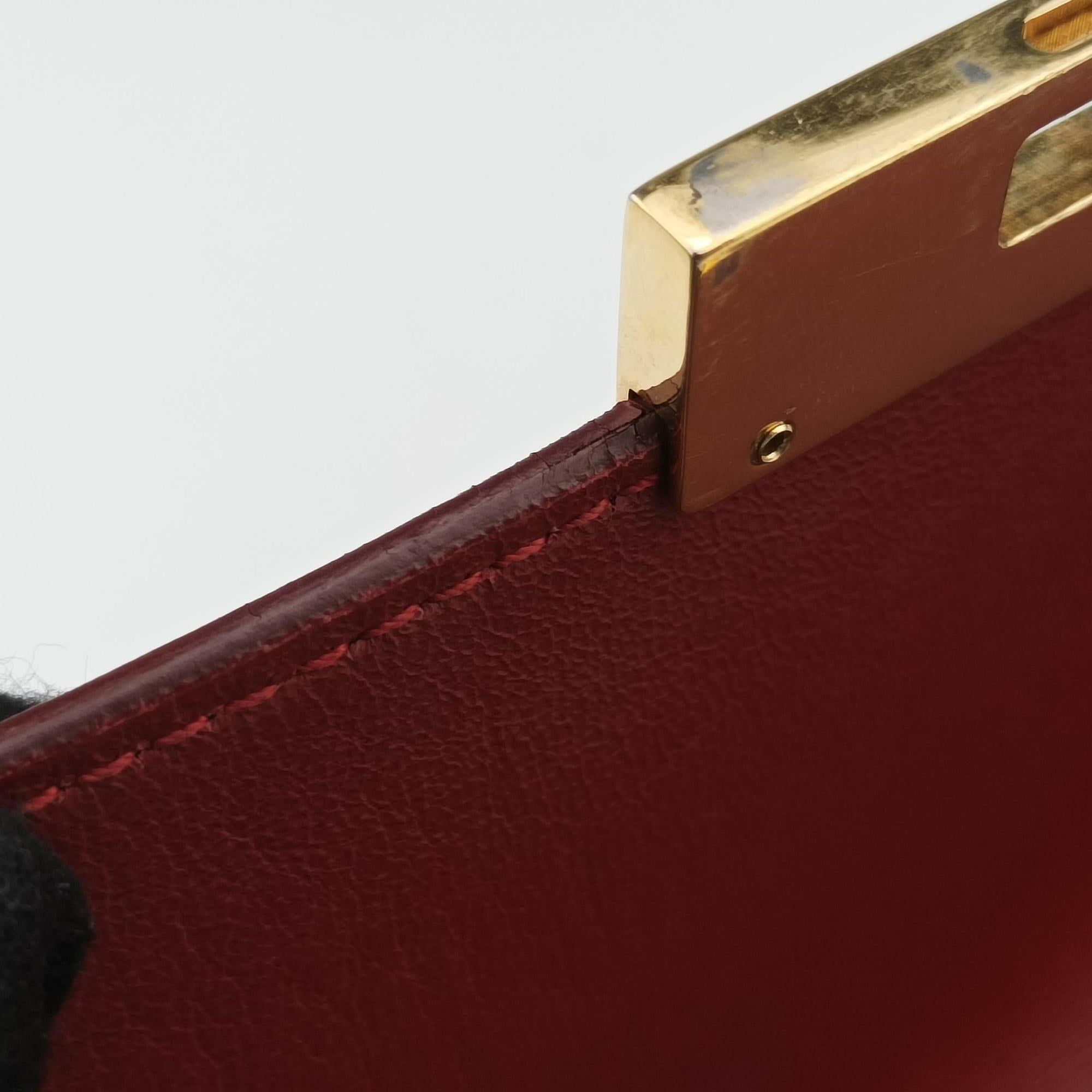 Pre-owned Ferragamo Gancino Burgundy Leather  shoulderbag | stylenewstar