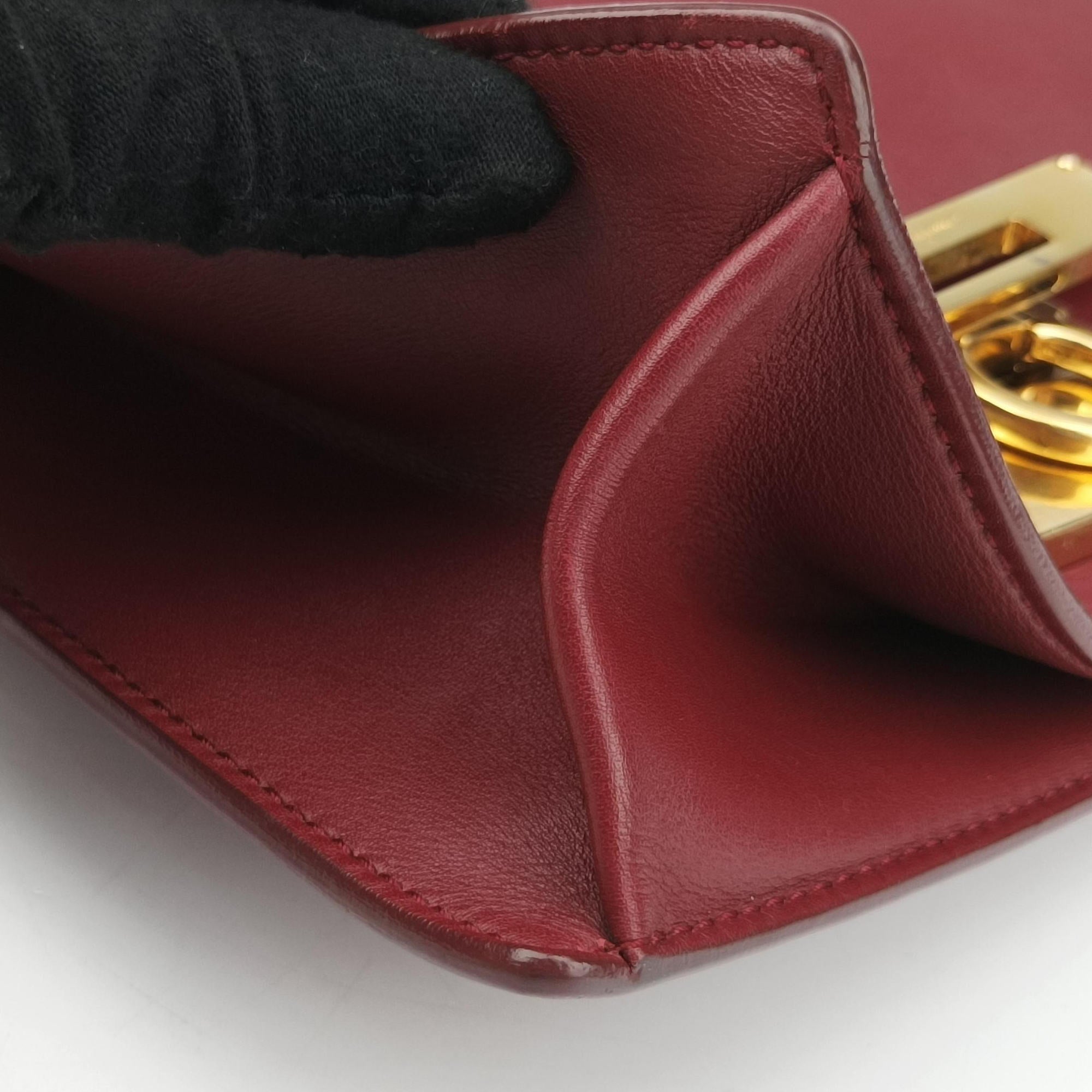 Pre-owned Ferragamo Gancino Burgundy Leather  shoulderbag | stylenewstar