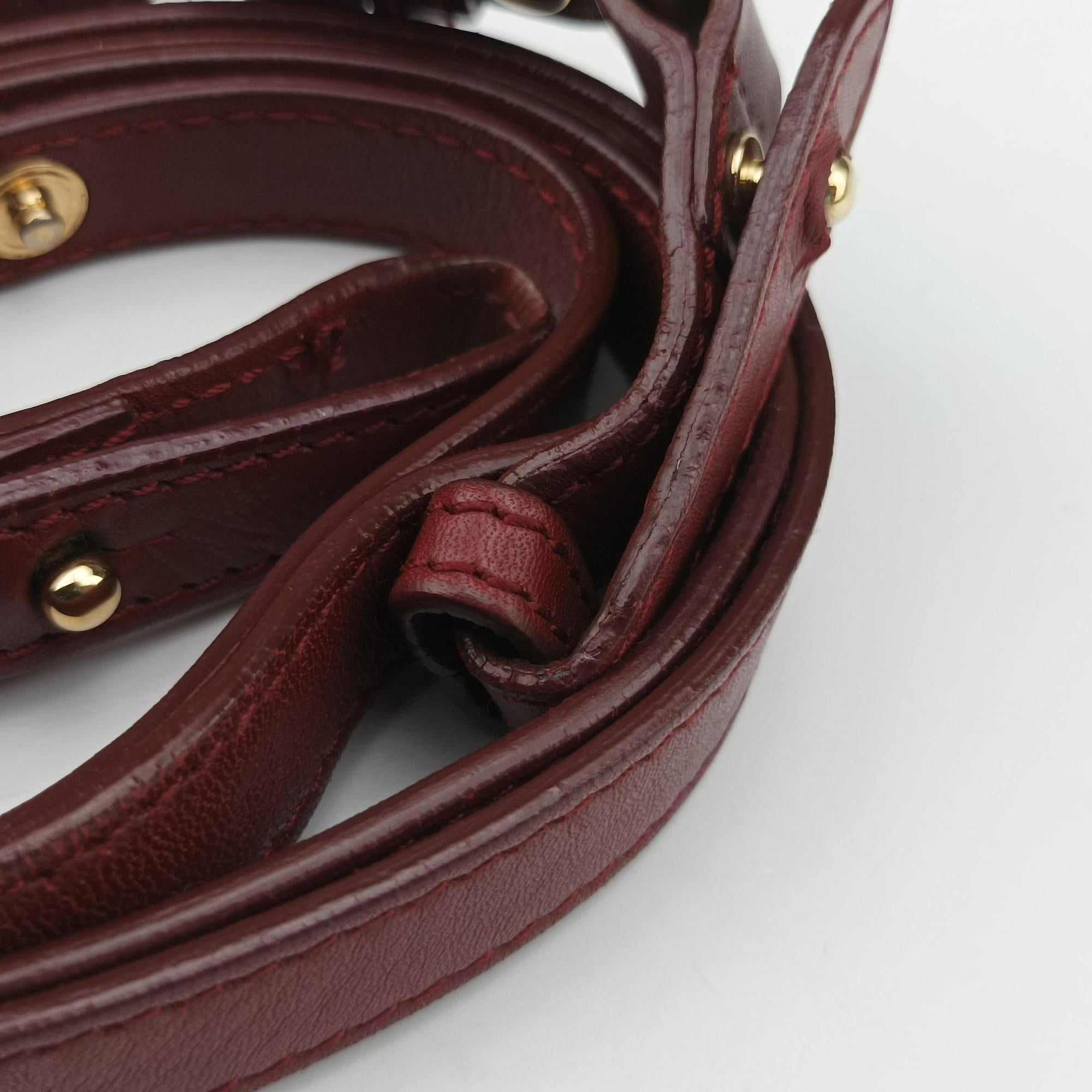 Pre-owned Ferragamo Gancino Burgundy Leather  shoulderbag | stylenewstar
