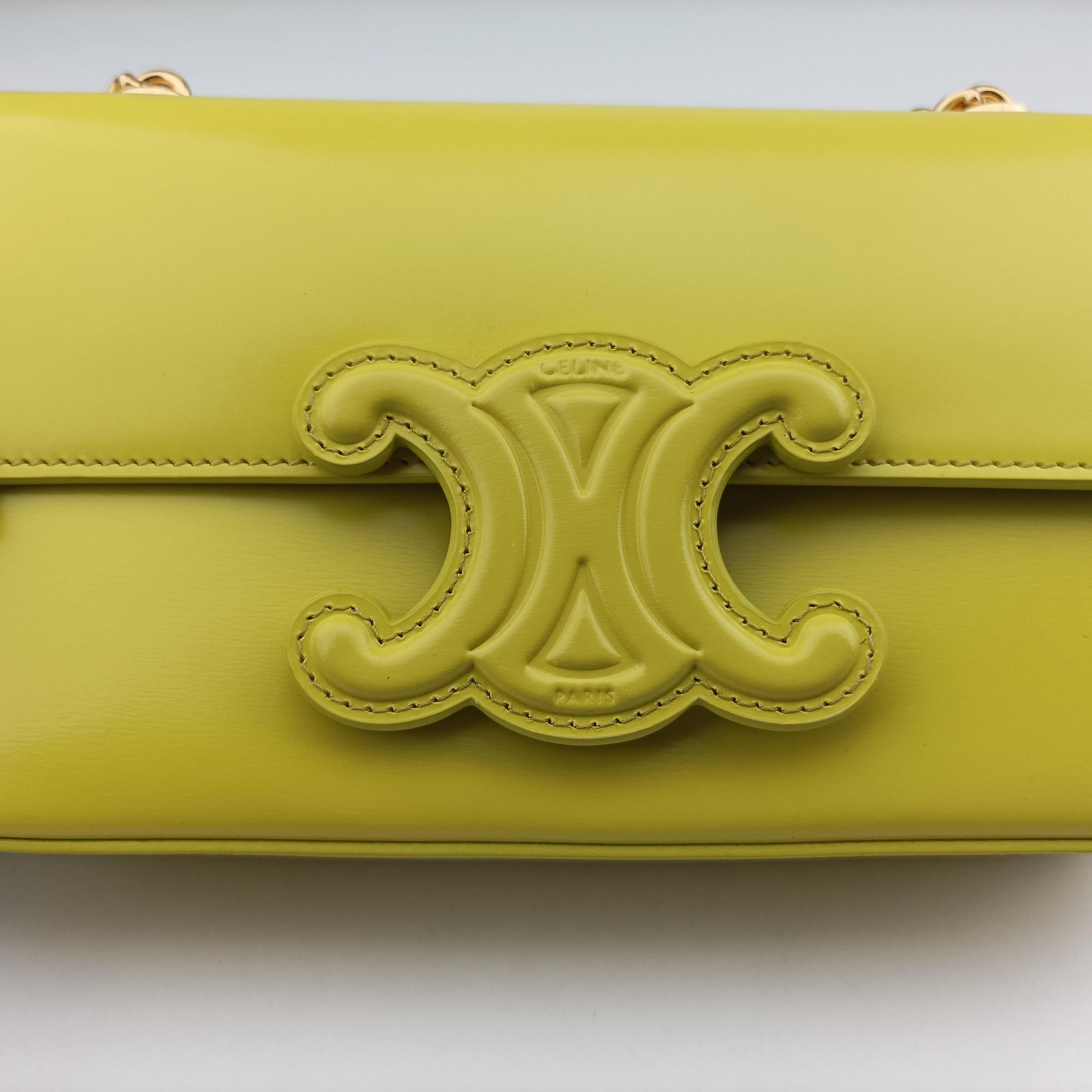 Pre-owned Celine Triomphe Chain Yellow Leather  shoulderbag | stylenewstar