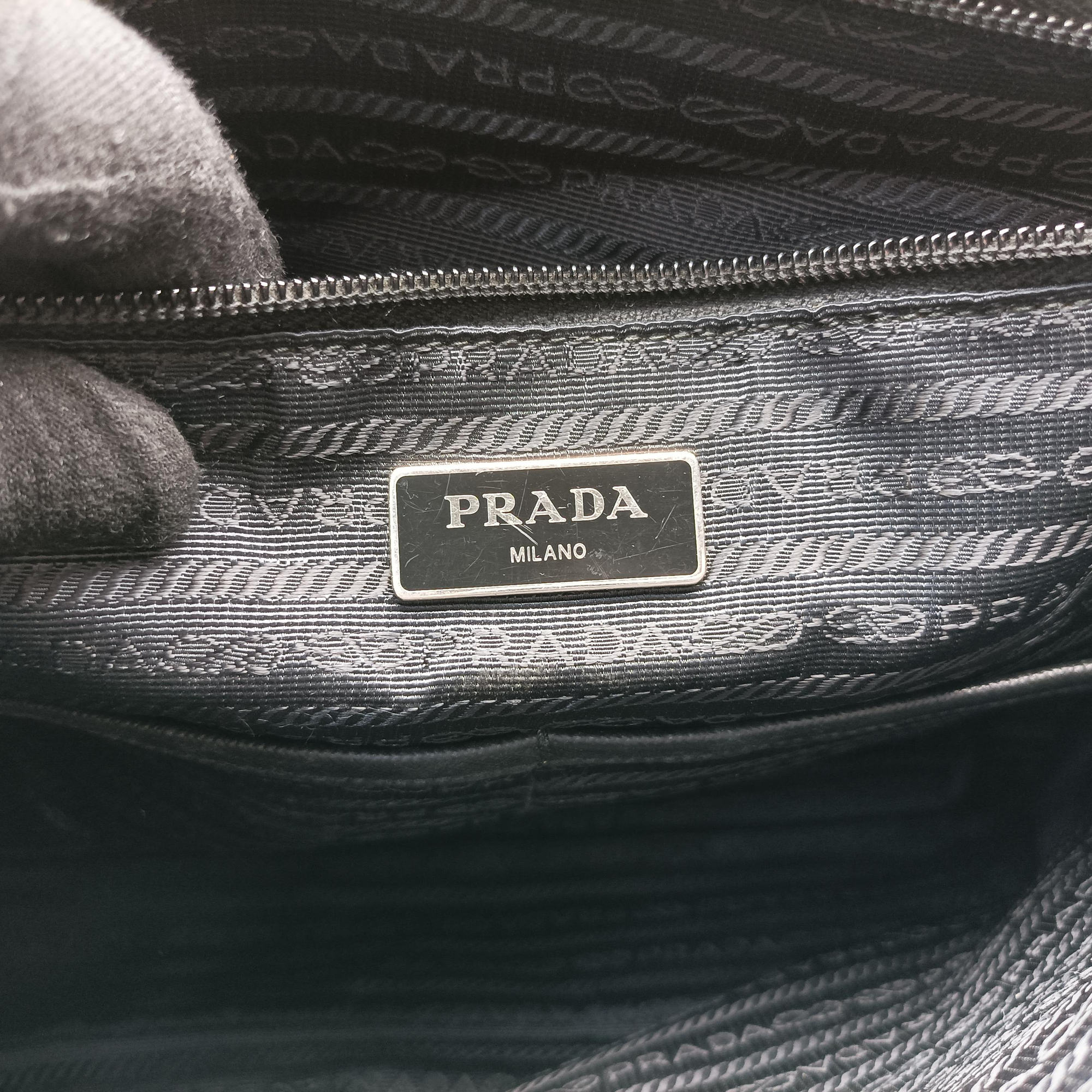Pre-owned Prada Vela Messenger Bag Black Nylon V166 shoulderbag | stylenewstar