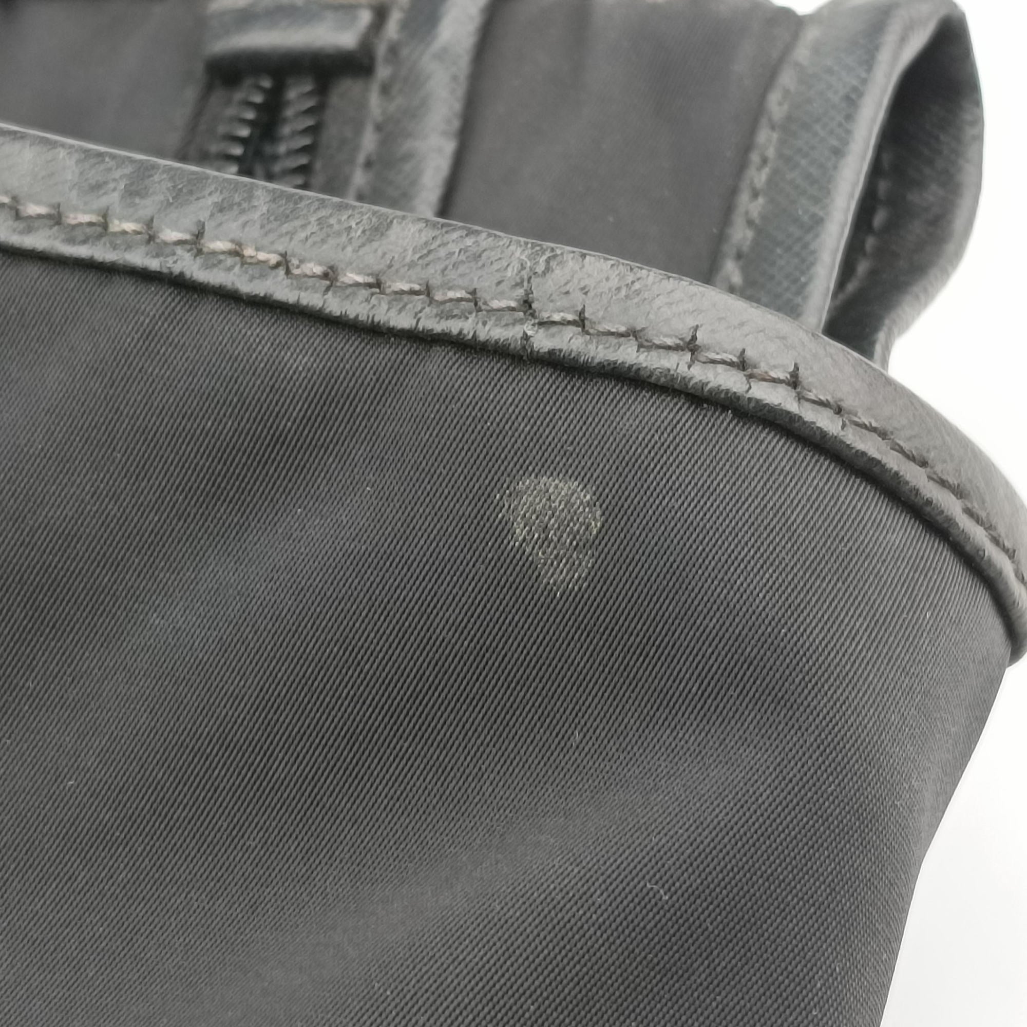 Pre-owned Prada Vela Messenger Bag Black Nylon V166 shoulderbag | stylenewstar