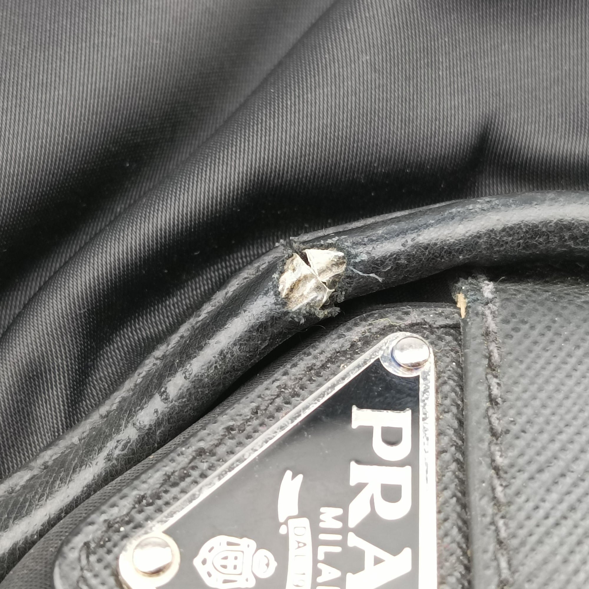 Pre-owned Prada Vela Messenger Bag Black Nylon V166 shoulderbag | stylenewstar