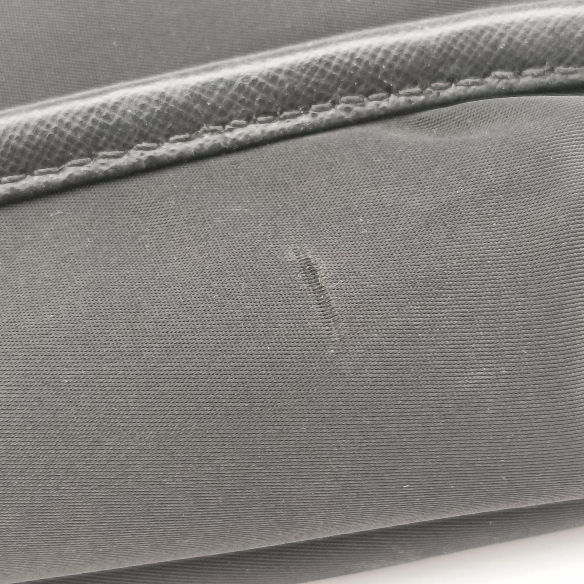 Pre-owned Prada Vela Messenger Bag Black Nylon V166 shoulderbag | stylenewstar