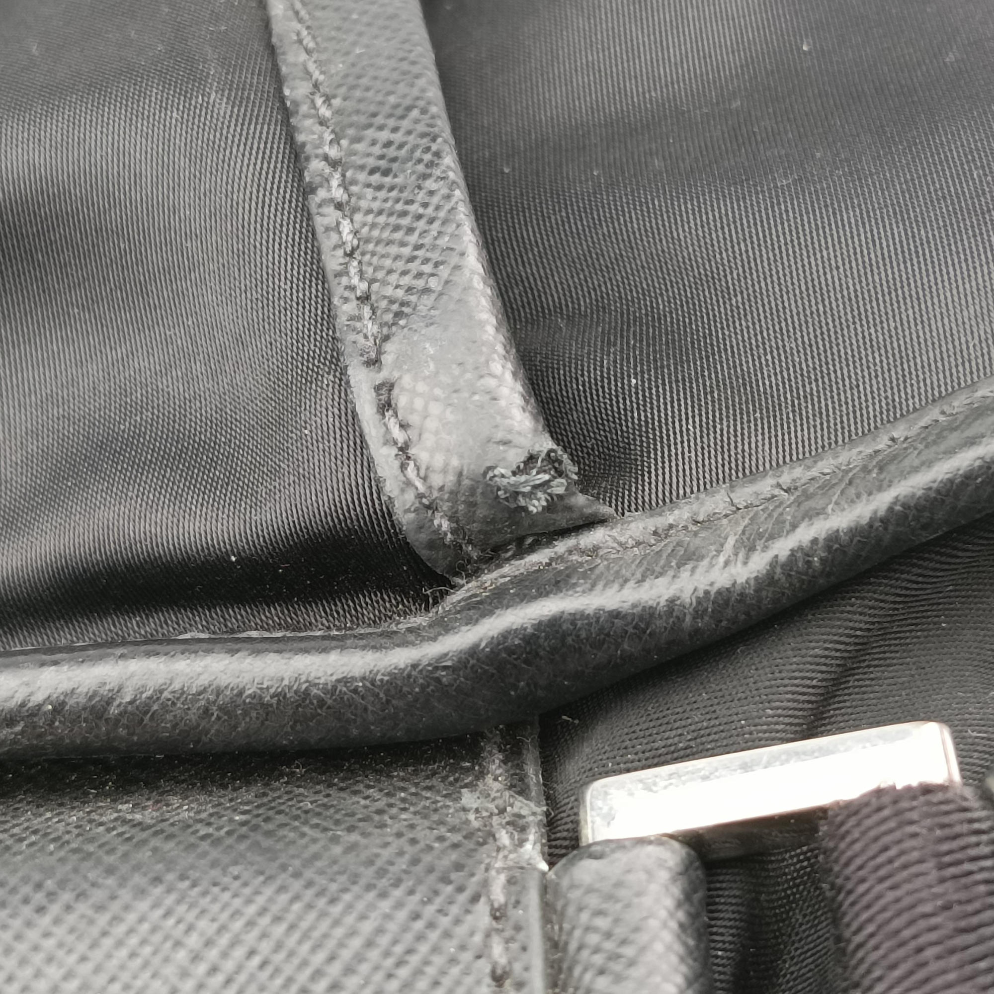 Pre-owned Prada Vela Messenger Bag Black Nylon V166 shoulderbag | stylenewstar