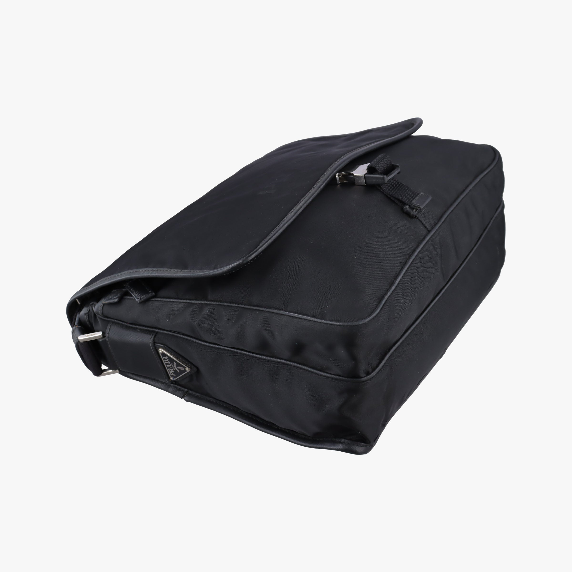 Pre-owned Prada Vela Messenger Bag Black Nylon V166 shoulderbag | stylenewstar