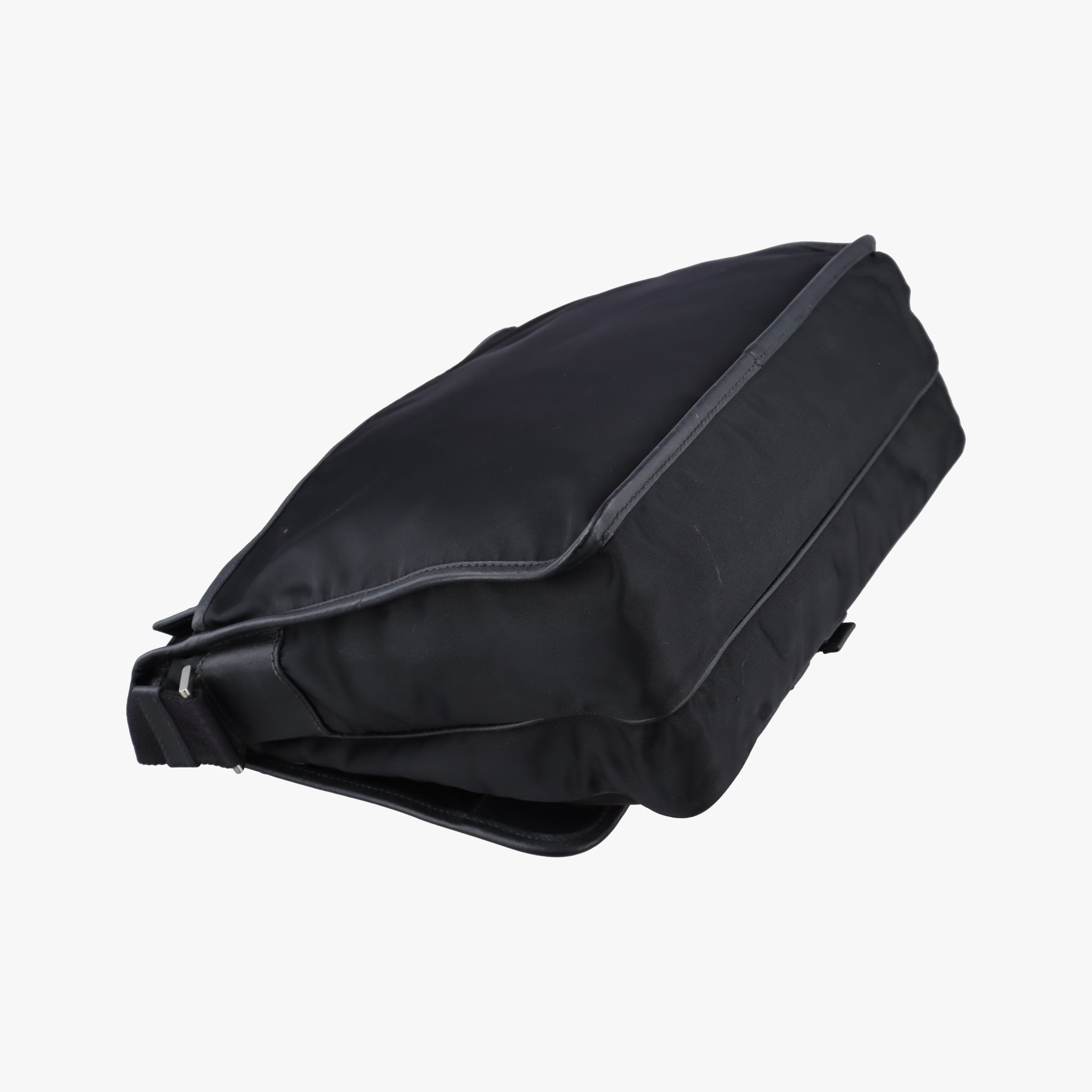 Pre-owned Prada Vela Messenger Bag Black Nylon V166 shoulderbag | stylenewstar