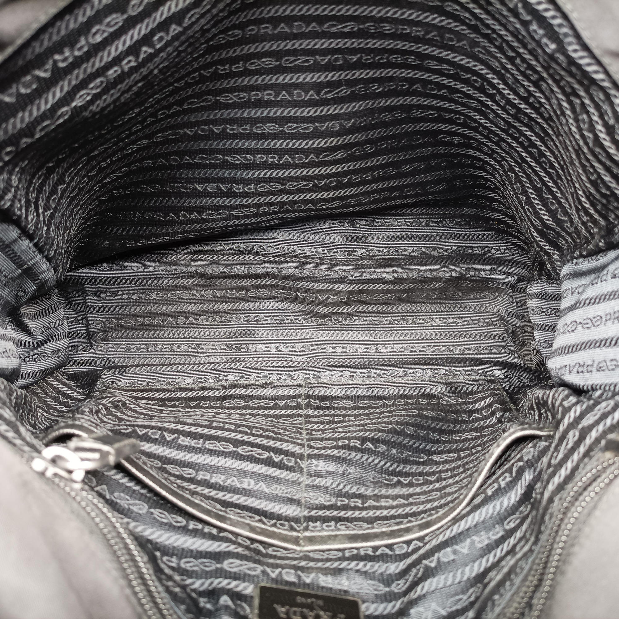 Pre-owned Prada Vela Messenger Bag Black Nylon V166 shoulderbag | stylenewstar