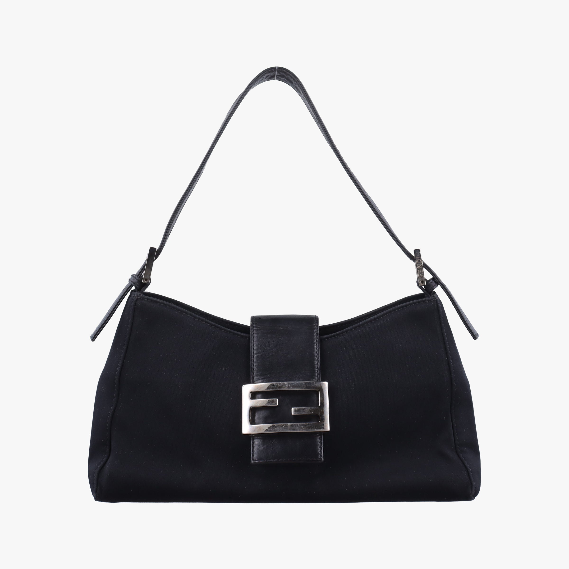 Pre-owned Fendi Baguette Black nylon 091611 handbag | stylenewstar