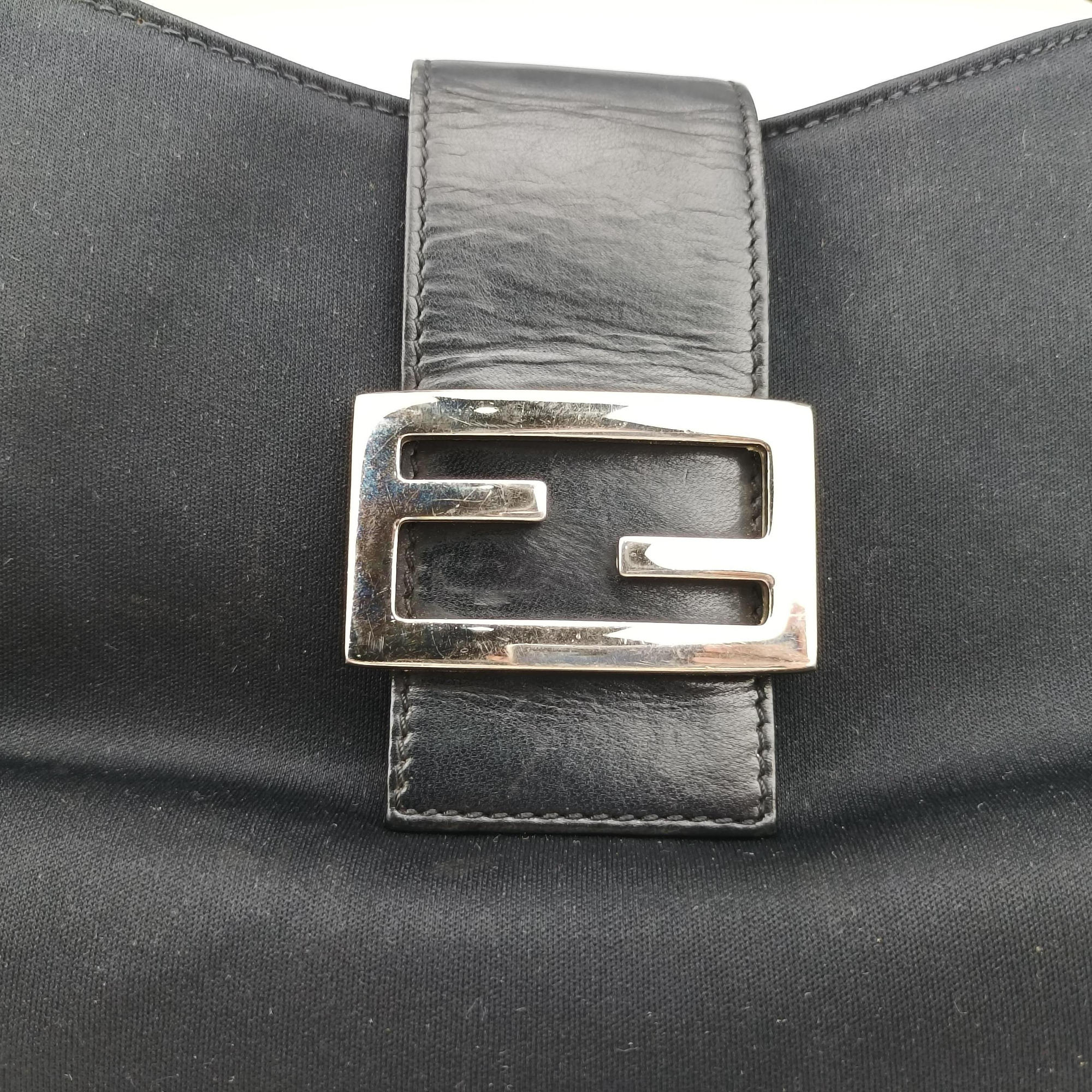 Pre-owned Fendi Baguette Black nylon 091611 handbag | stylenewstar