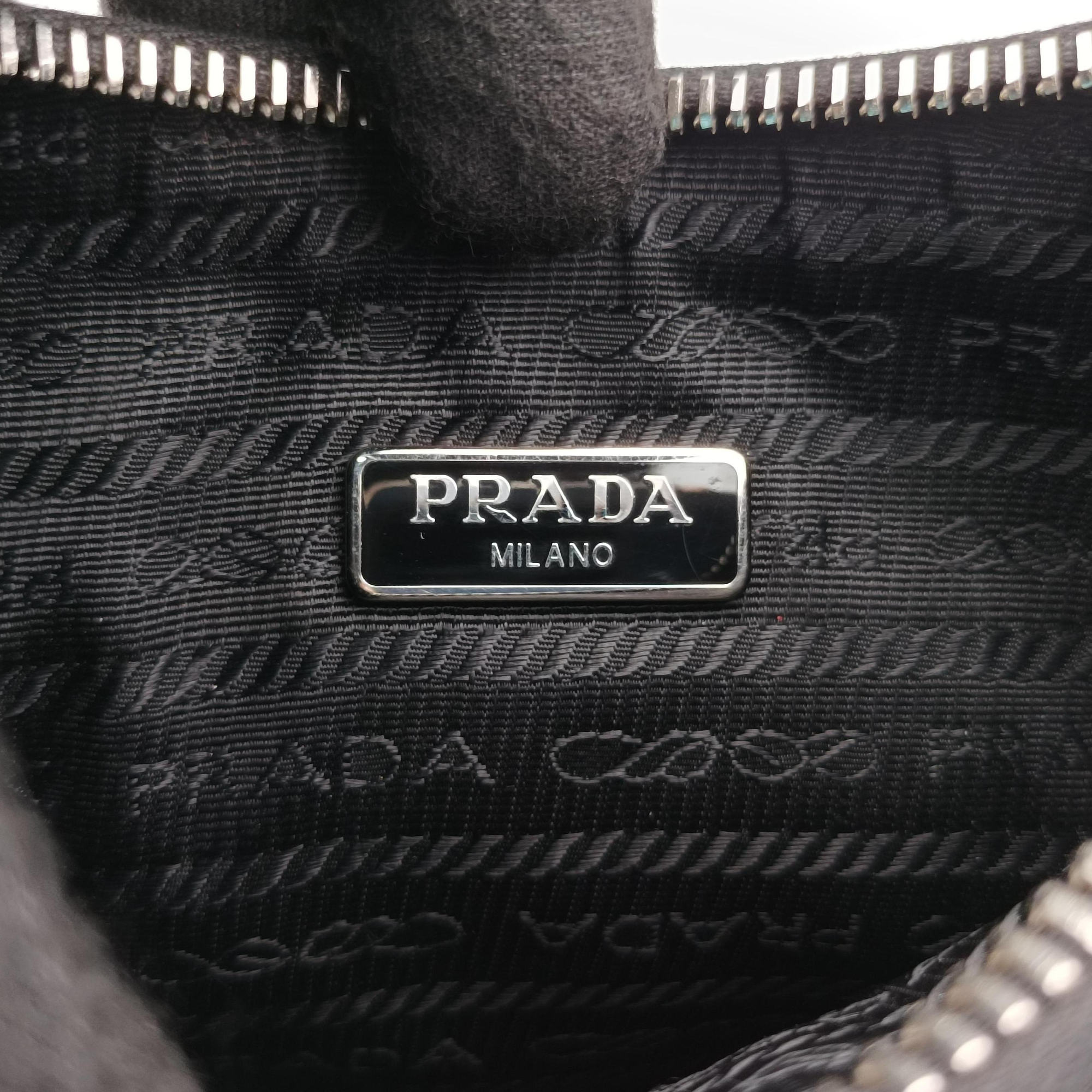 Pre-owned Prada Re-Edition Black Patent leather  shoulderbag | stylenewstar