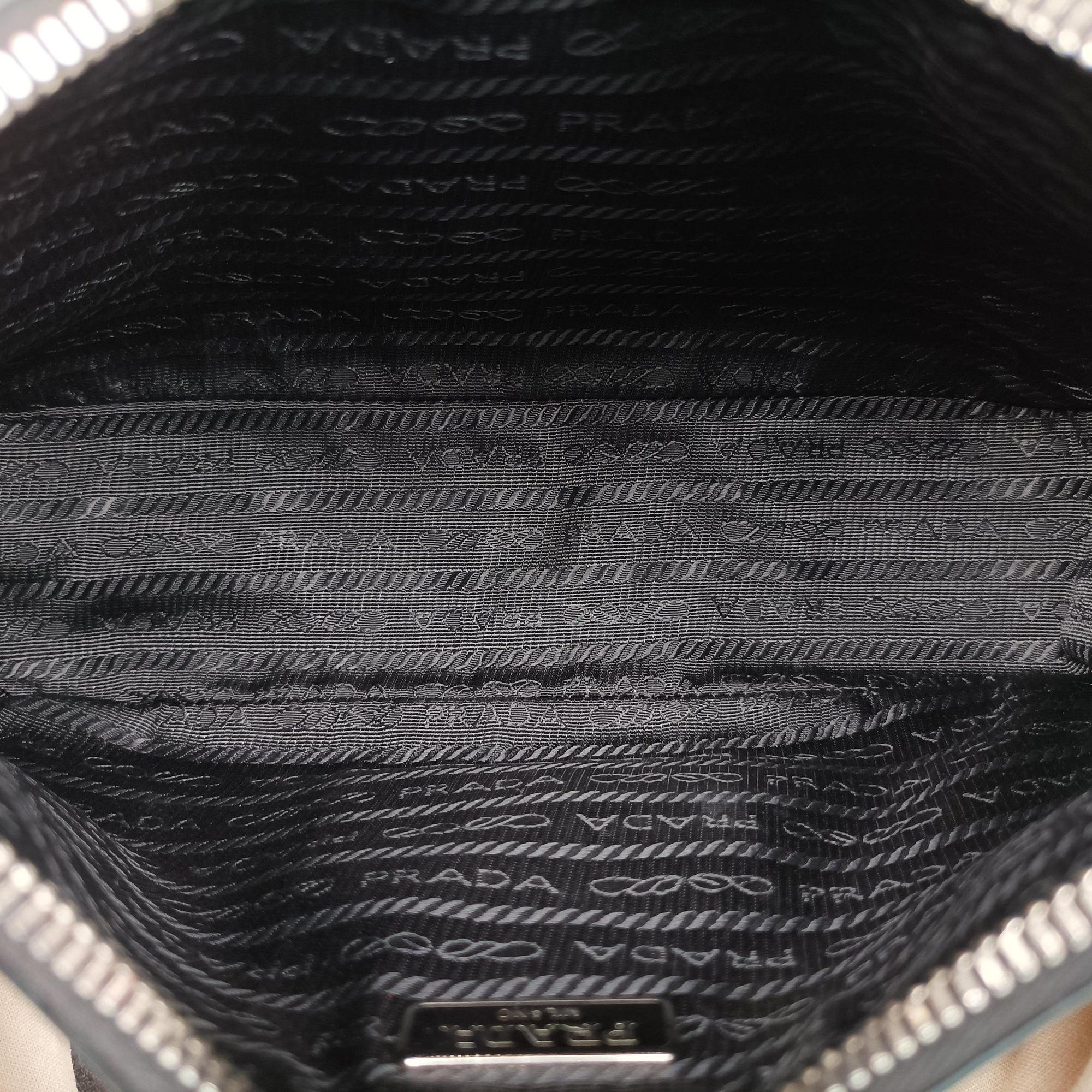 Pre-owned Prada Re-Edition Black Patent leather  shoulderbag | stylenewstar