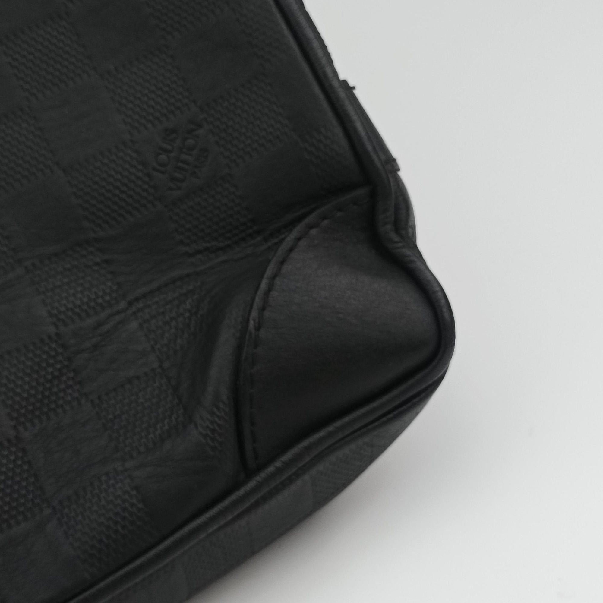 Secondhand Louis Vuitton Porte-Document Voyage onyx Damier Infini N41146 handbag | stylenewstar