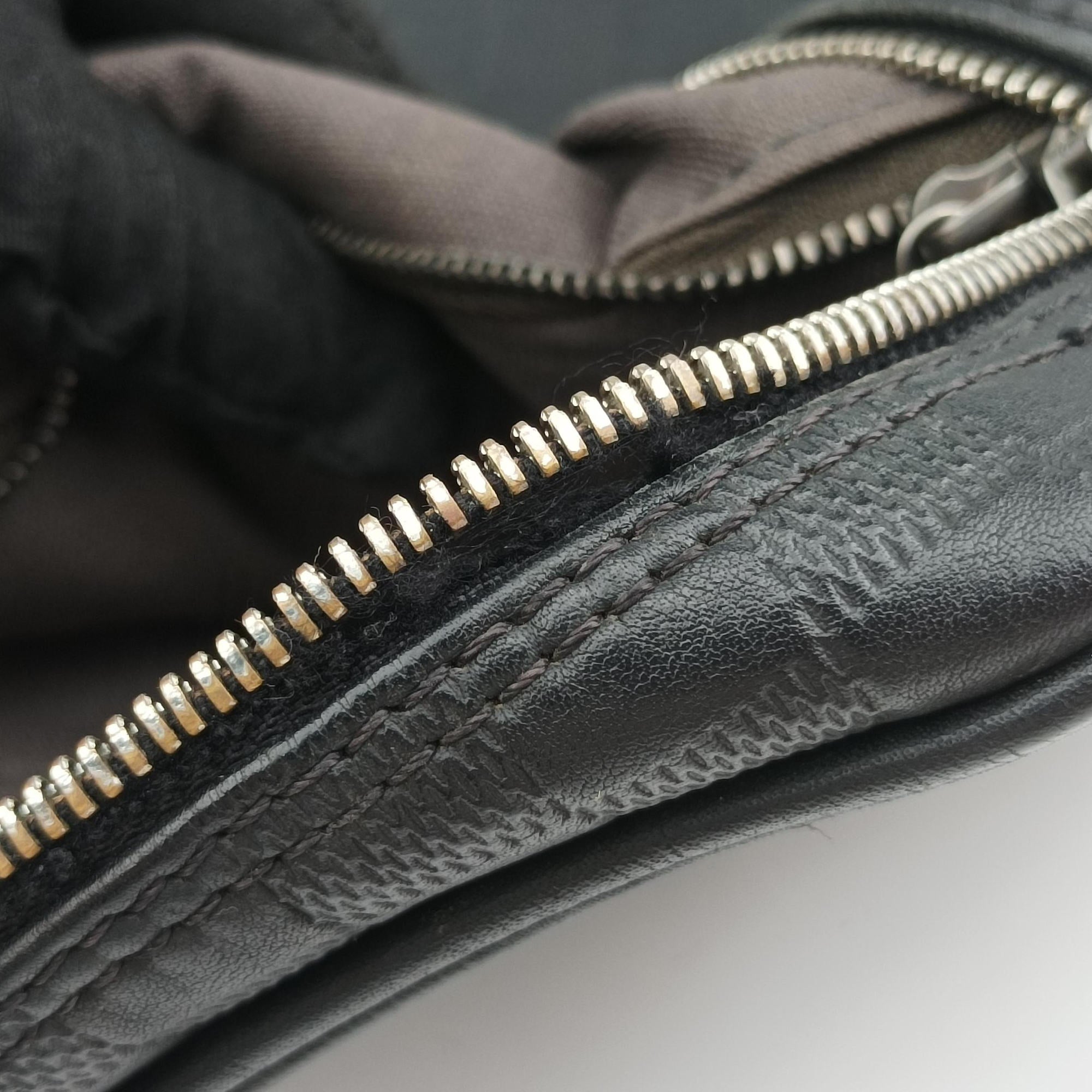 Secondhand Louis Vuitton Porte-Document Voyage onyx Damier Infini N41146 handbag | stylenewstar