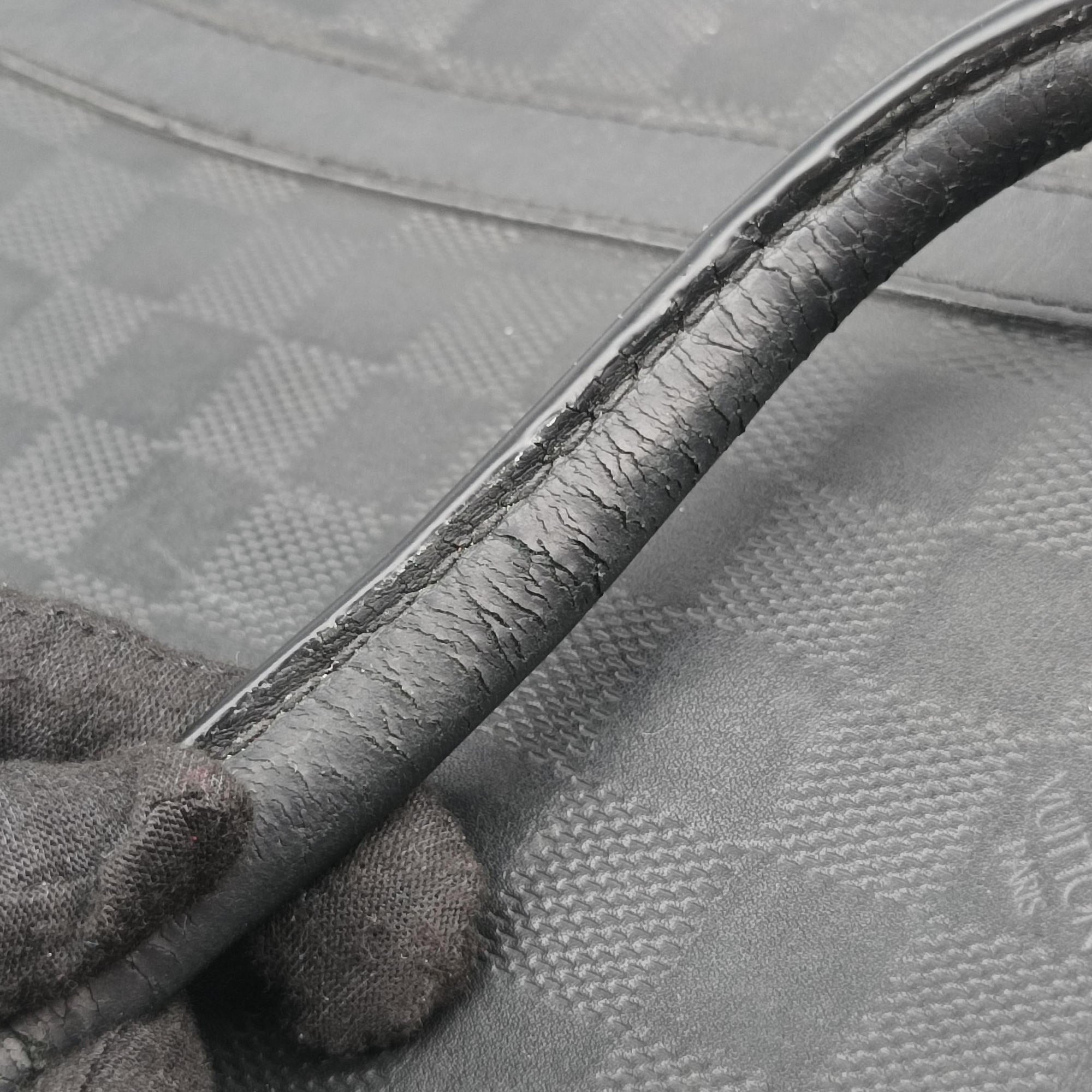 Secondhand Louis Vuitton Porte-Document Voyage onyx Damier Infini N41146 handbag | stylenewstar