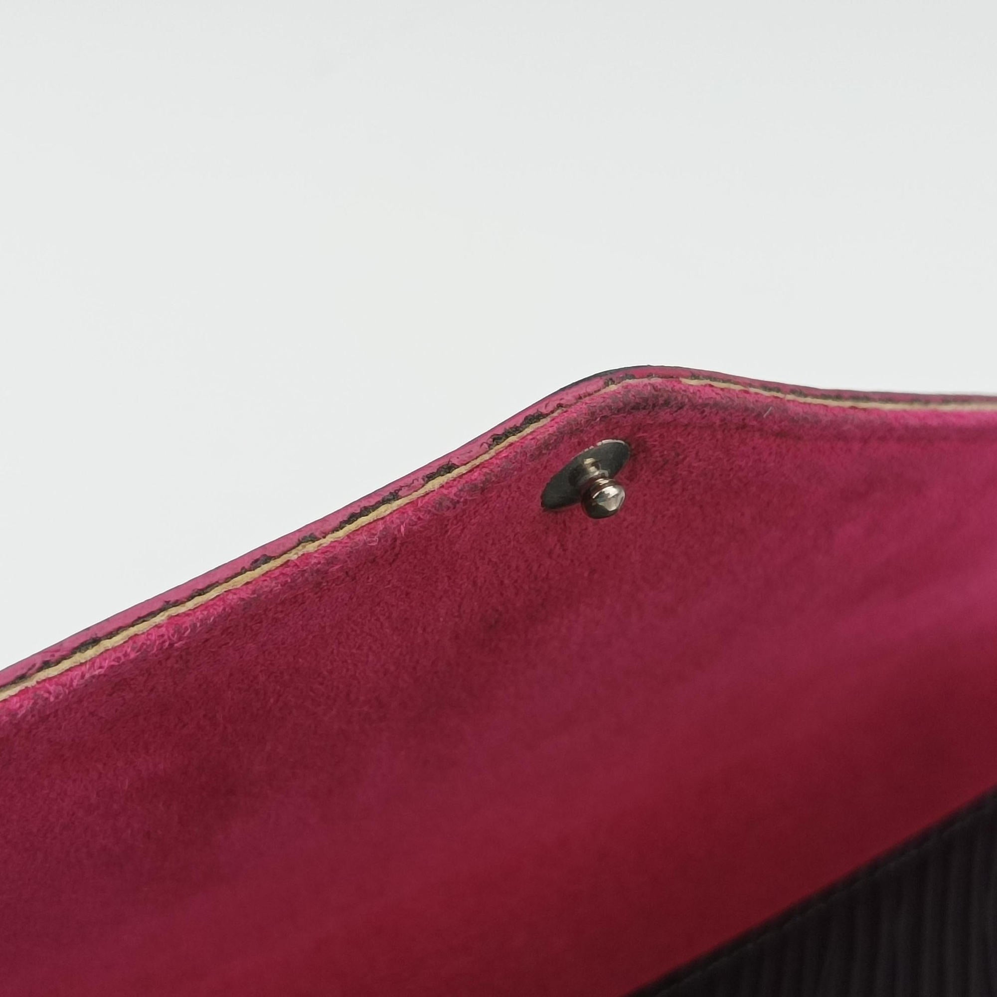 Secondhand Louis Vuitton Pochette Felice Noir×Pink Epi M64579 shoulderbag | stylenewstar
