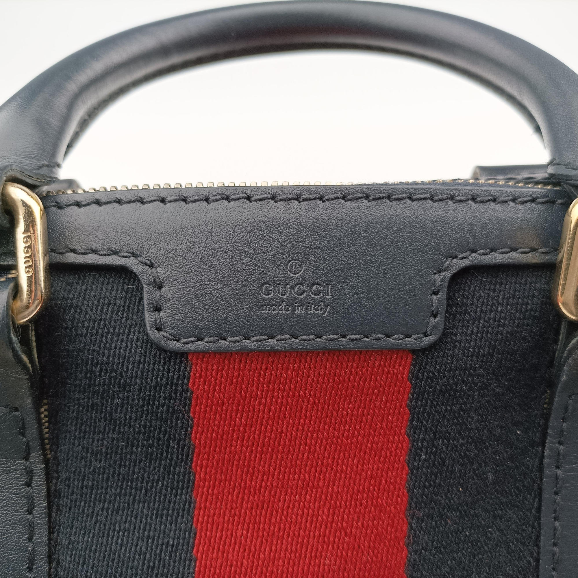 Pre-owned Gucci Sherry Line navy×red×beige Canvas×Leather 269876 shoulderbag | stylenewstar
