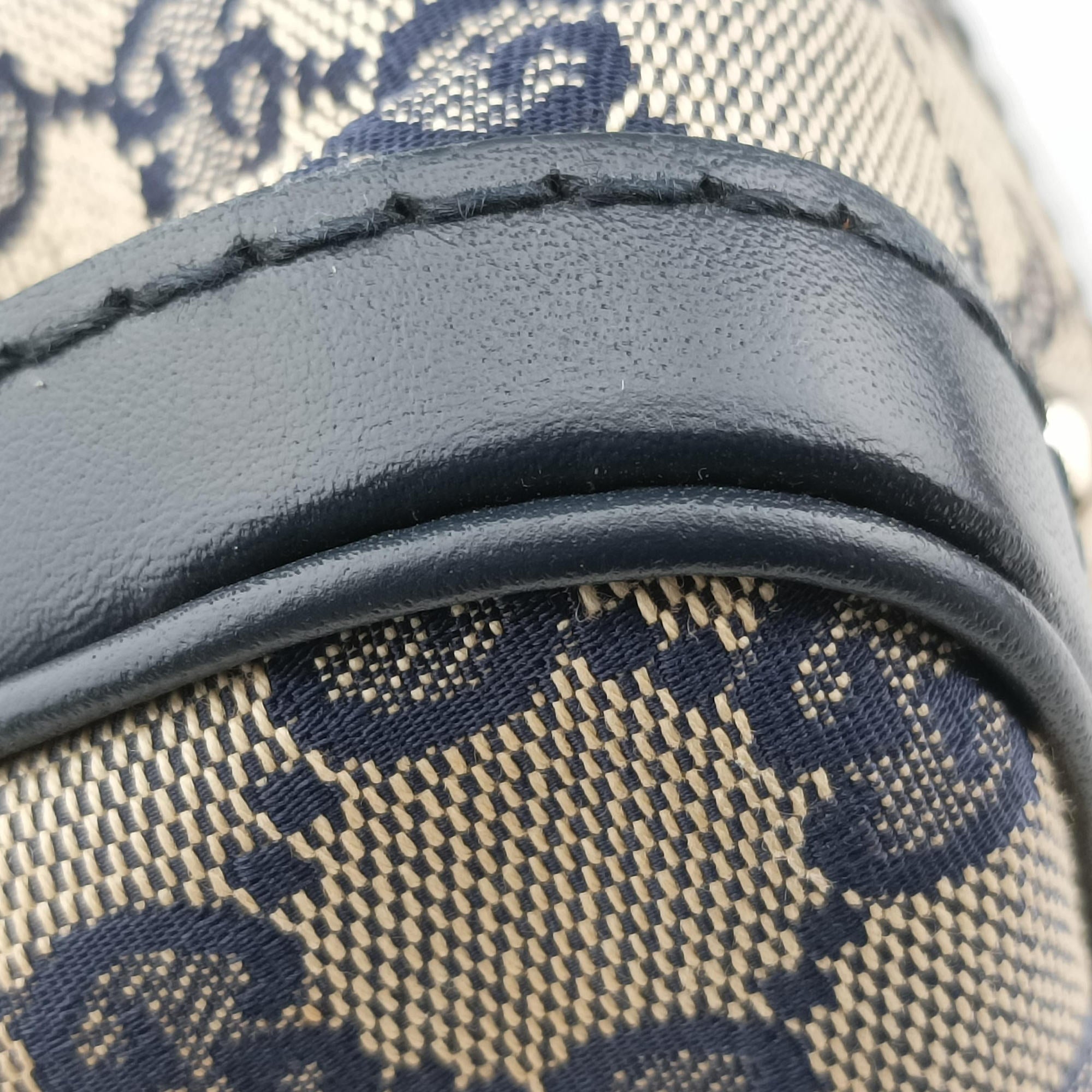Pre-owned Gucci Sherry Line navy×red×beige Canvas×Leather 269876 shoulderbag | stylenewstar