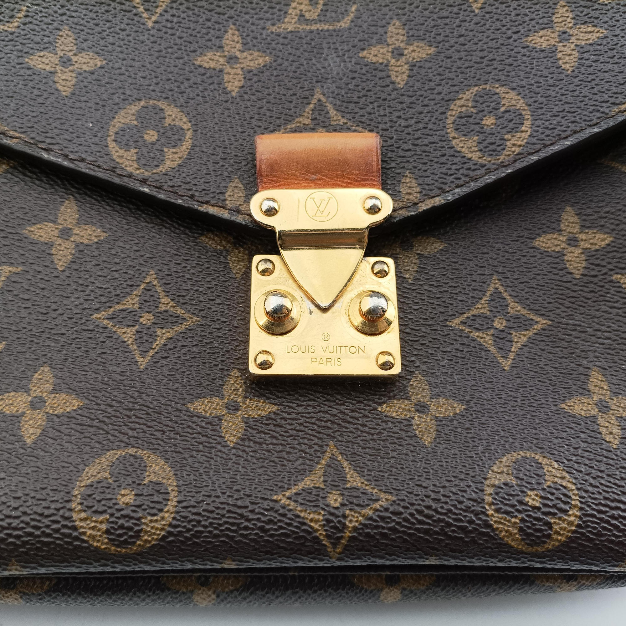 Secondhand Louis Vuitton Pochette Metis MM Brown Monogram Canvas M44875 shoulderbag | stylenewstar