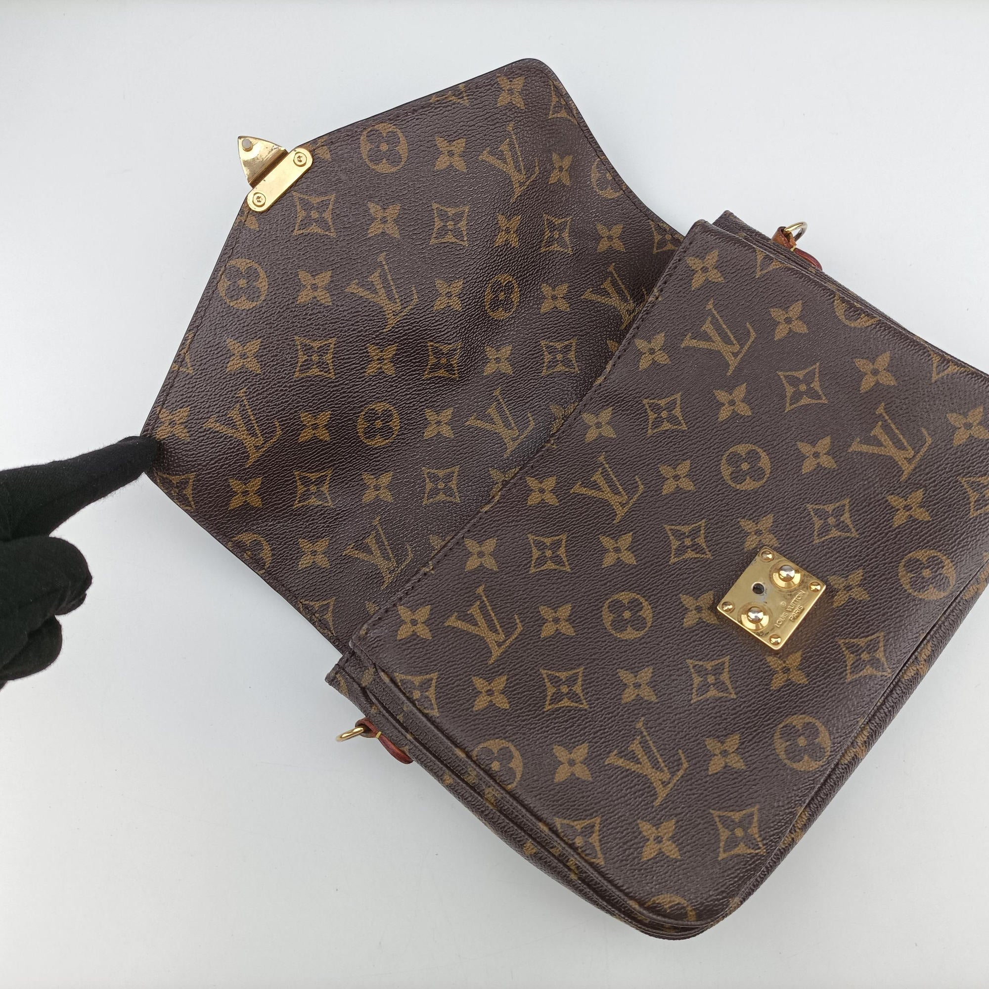 Secondhand Louis Vuitton Pochette Metis MM Brown Monogram Canvas M44875 shoulderbag | stylenewstar