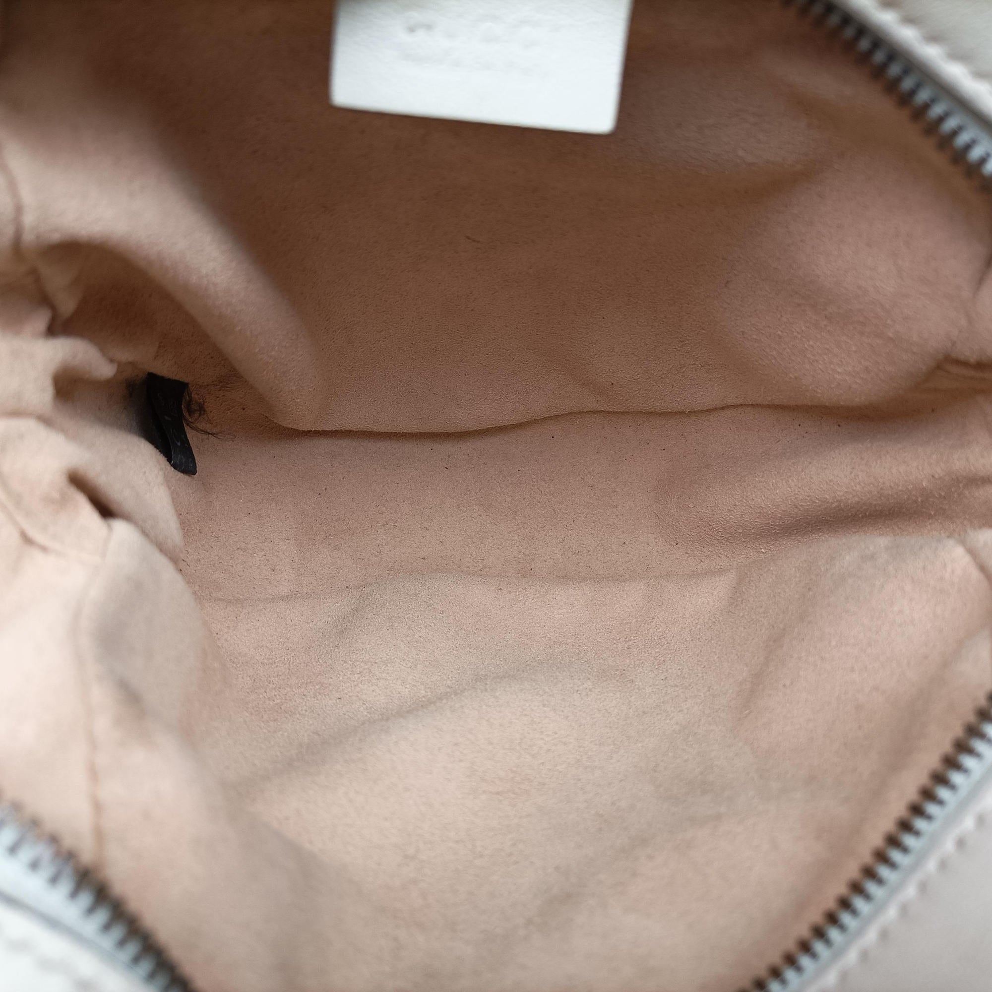 Secondhand Gucci GG Marmont White Leather 550154 shoulderbag | stylenewstar