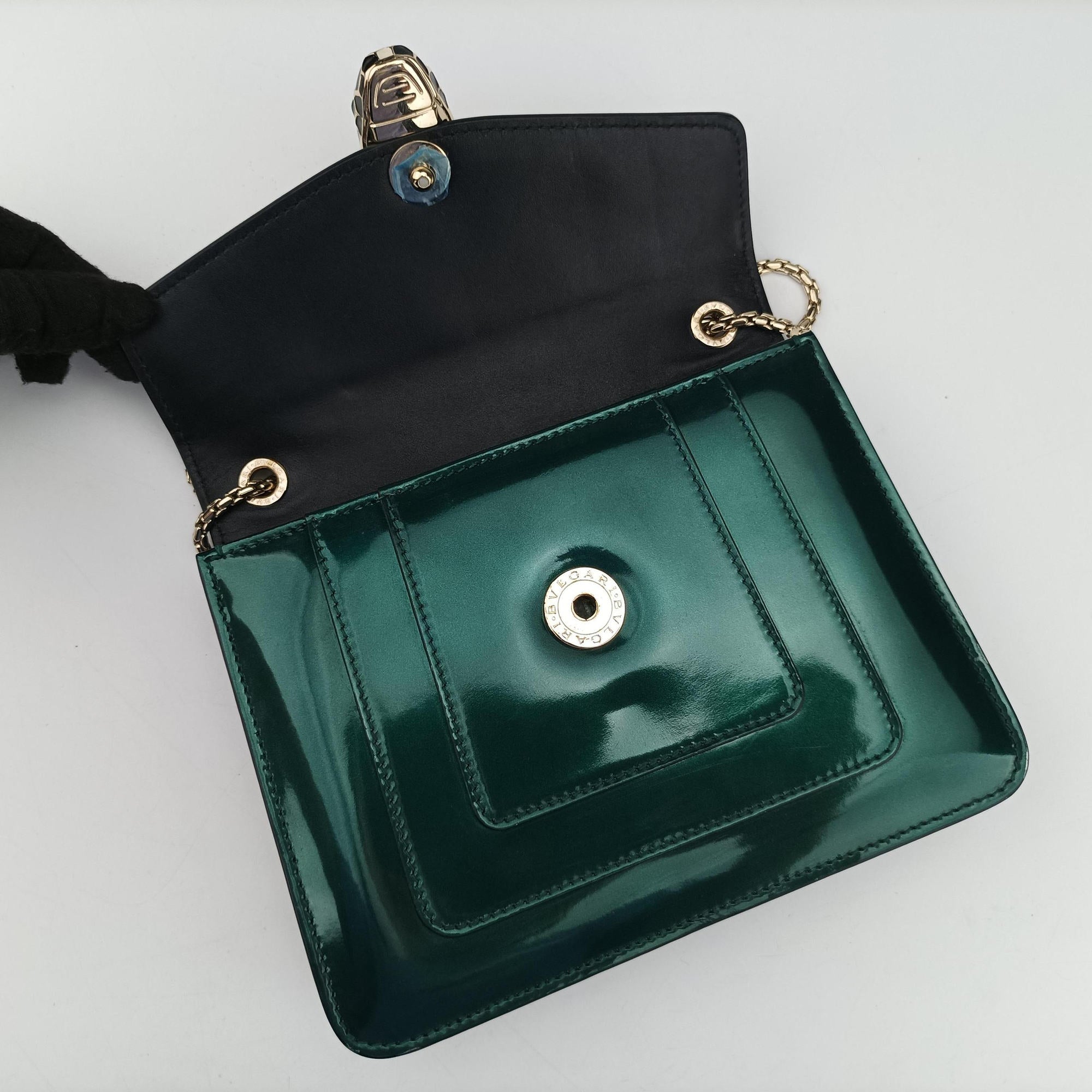Pre-owned Bvlgari SERPENTI FOREVER Green Patent  shoulderbag | stylenewstar