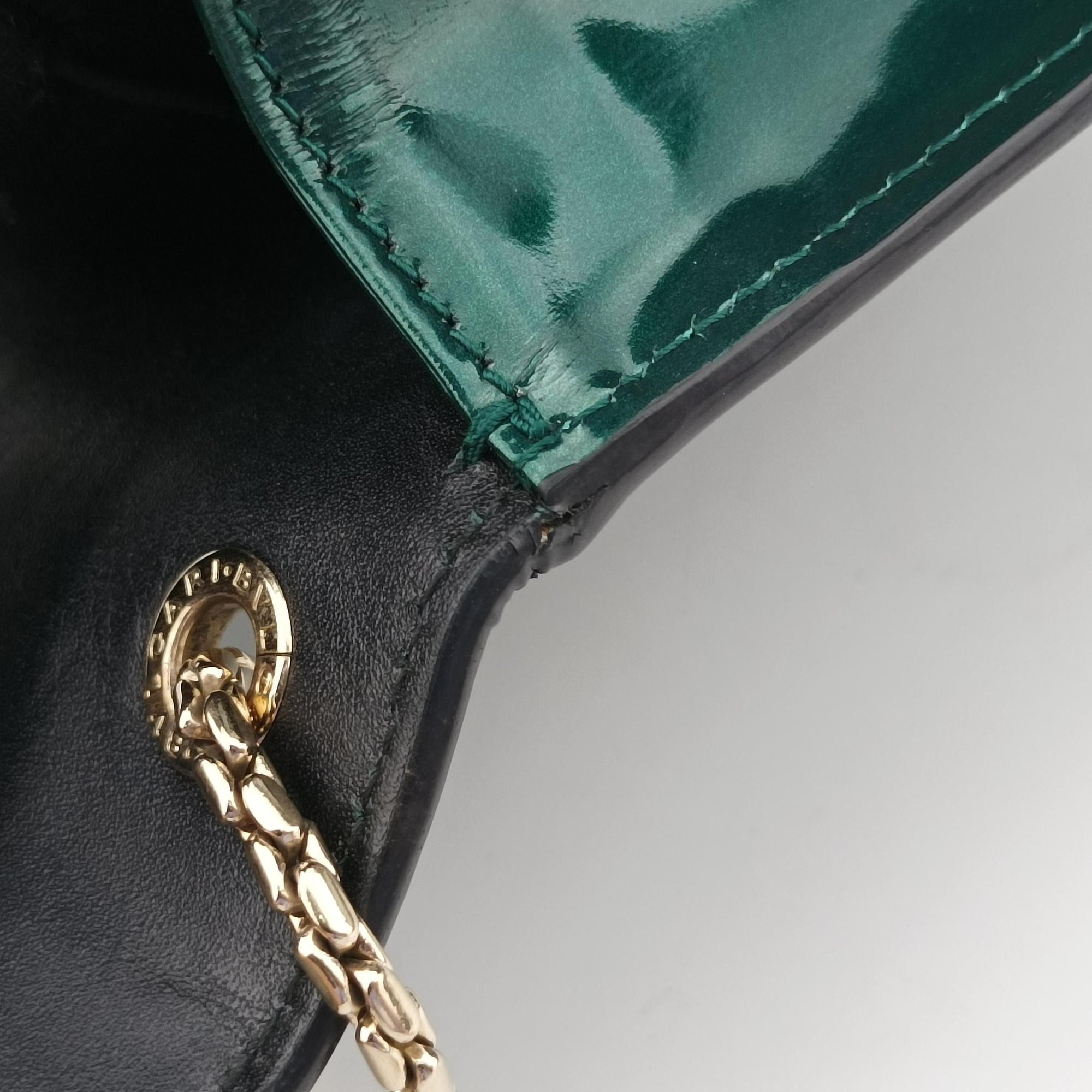 Pre-owned Bvlgari SERPENTI FOREVER Green Patent  shoulderbag | stylenewstar