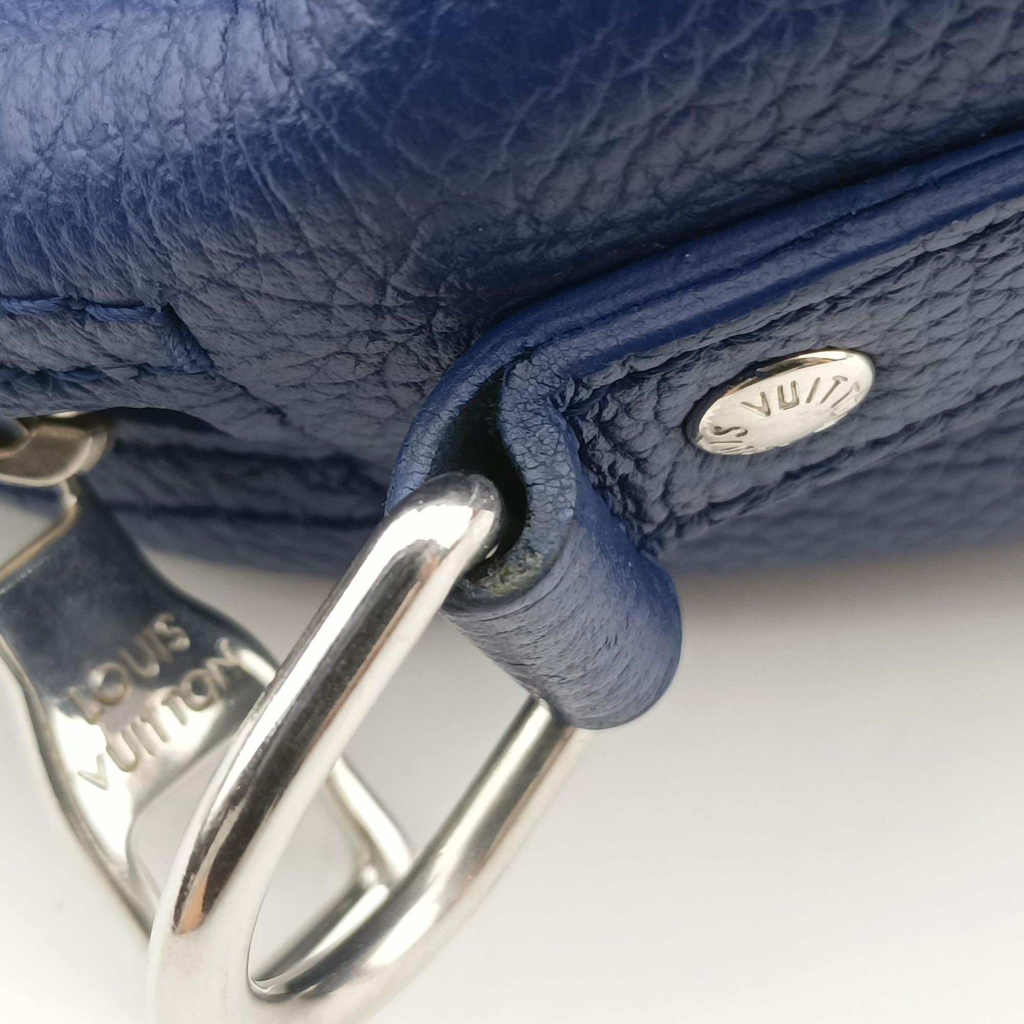 Pre-owned Louis Vuitton Everyday LV  Blue×white leather M58747 shoulderbag | stylenewstar