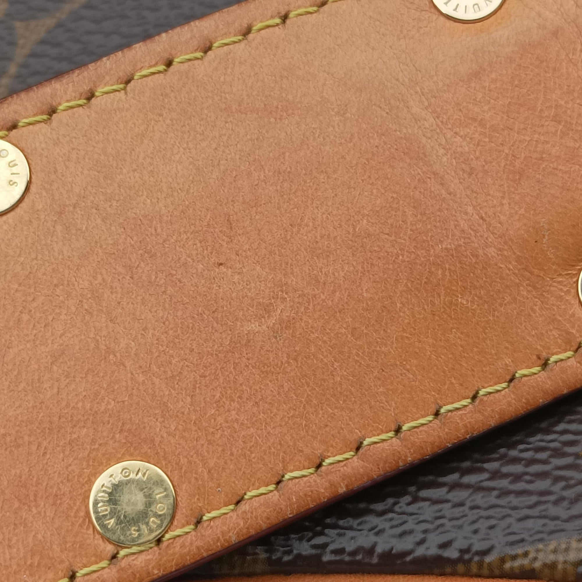 Pre-owned Louis Vuitton Croissant MM Brown Monogram Canvas M46828 shoulderbag | stylenewstar