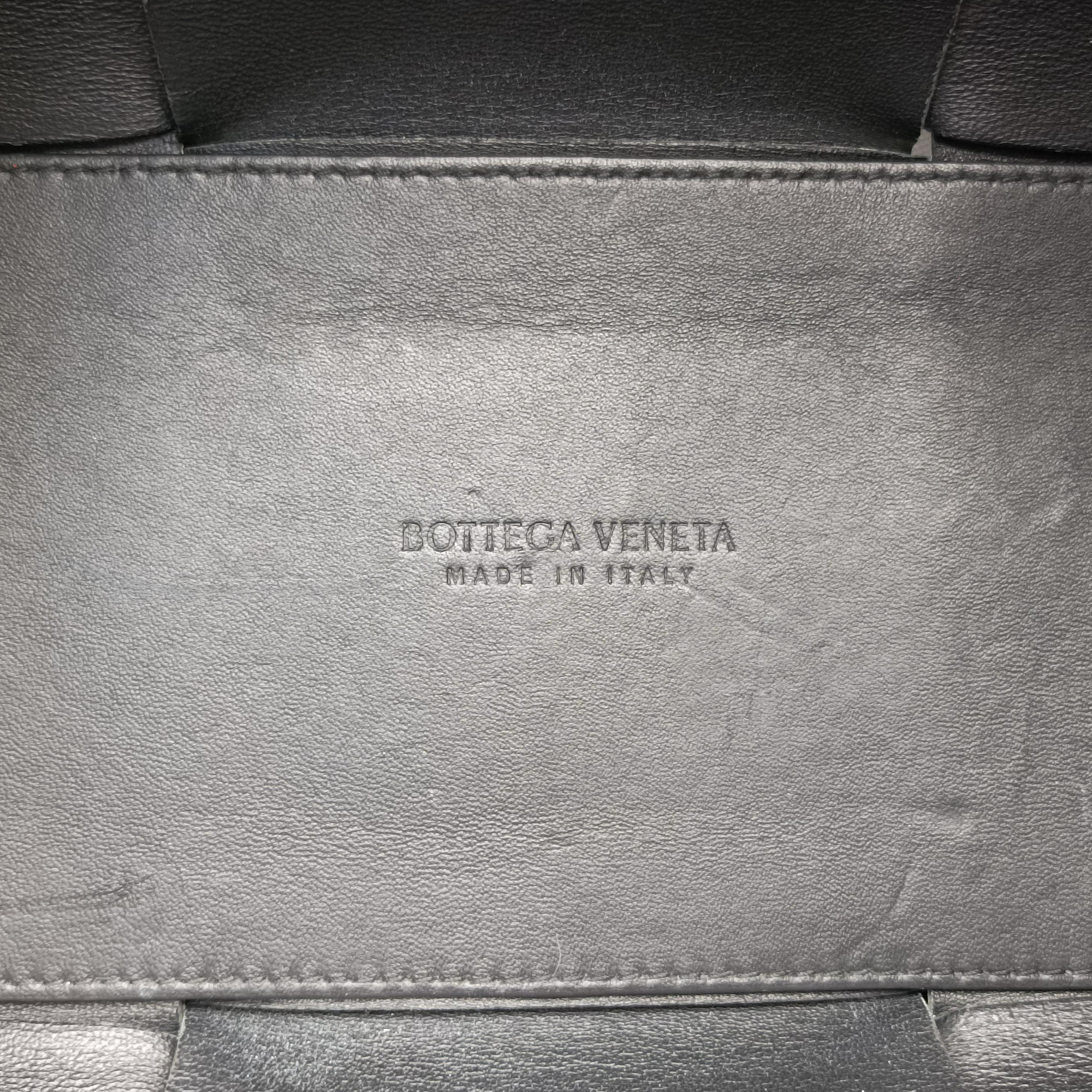 Pre-owned Bottega Veneta THE ARCO Tote White lambskin  handbag | stylenewstar