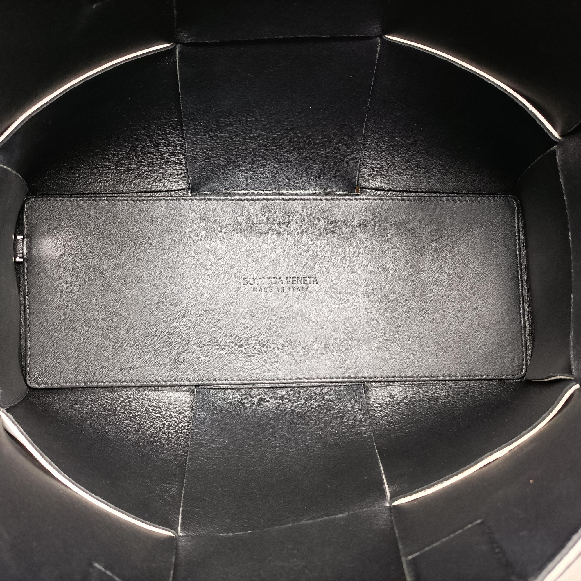 Pre-owned Bottega Veneta THE ARCO Tote White lambskin  handbag | stylenewstar