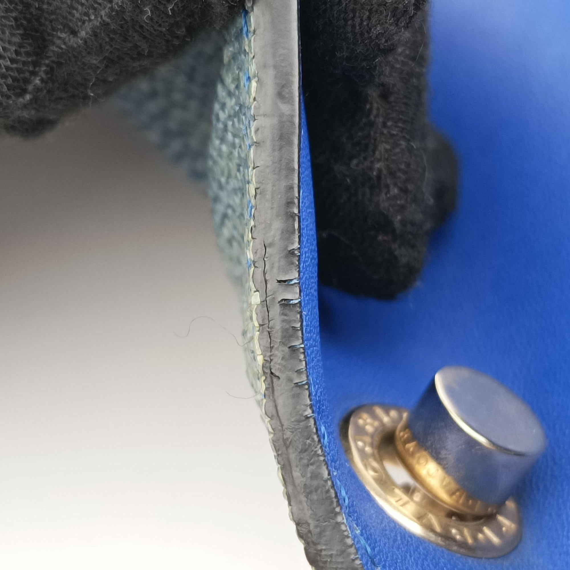 Vintage Bvlgari SERPENTI FOREVER Blue Galuchat Skin×Leather  shoulderbag | stylenewstar