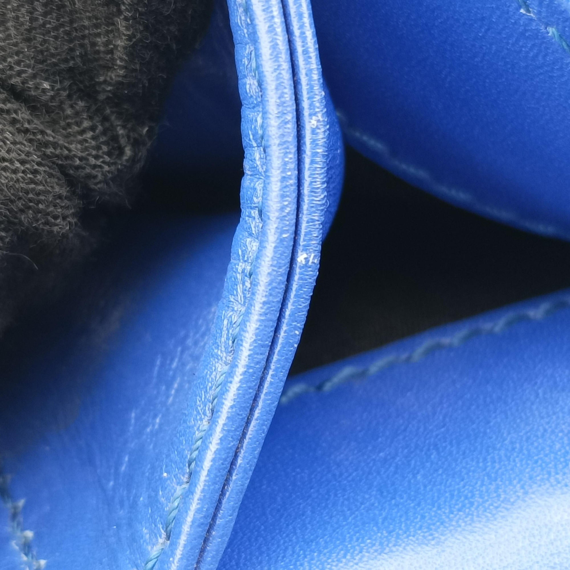 Vintage Bvlgari SERPENTI FOREVER Blue Galuchat Skin×Leather  shoulderbag | stylenewstar