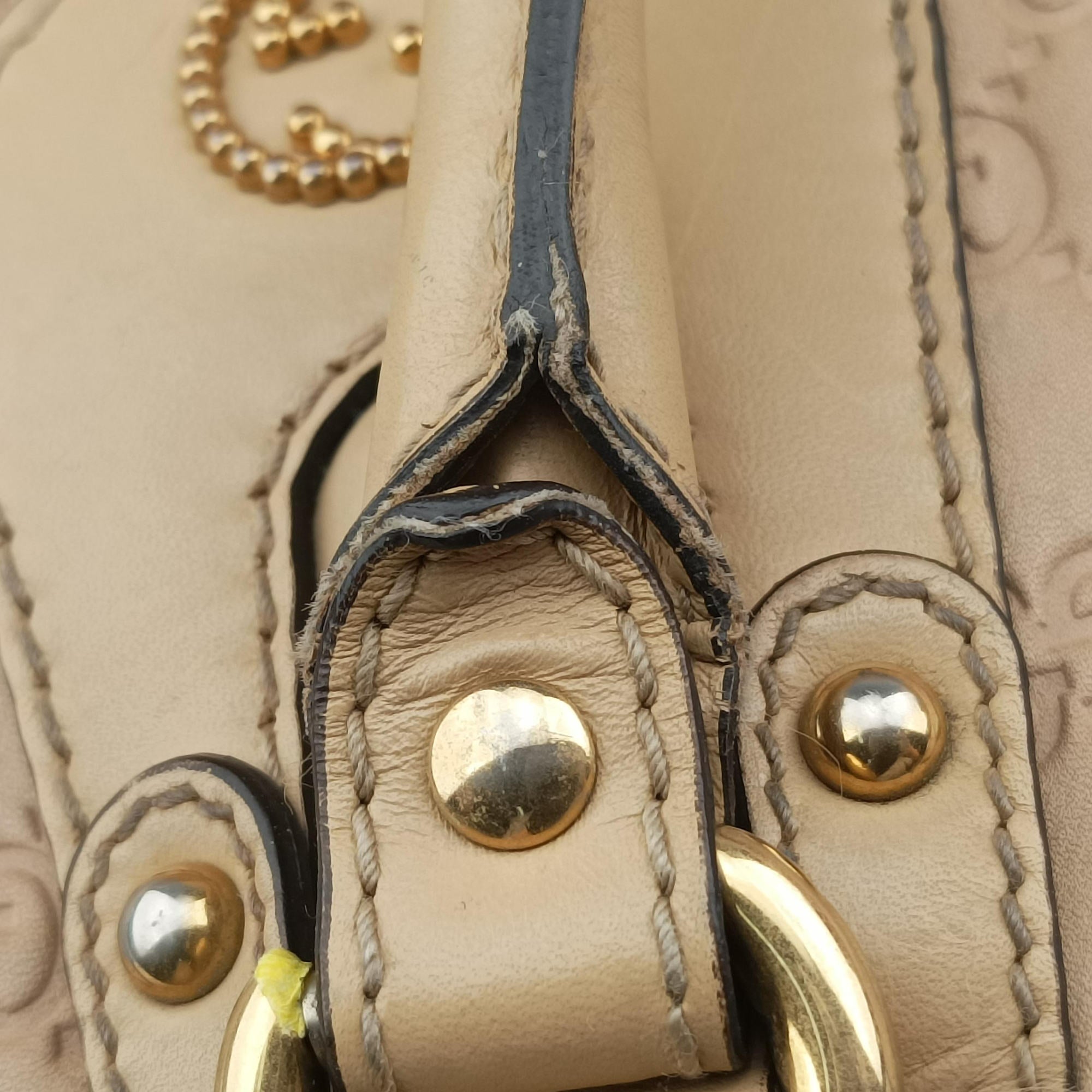 Pre-owned Gucci Scarlett Beige Leather 282299 handbag | stylenewstar