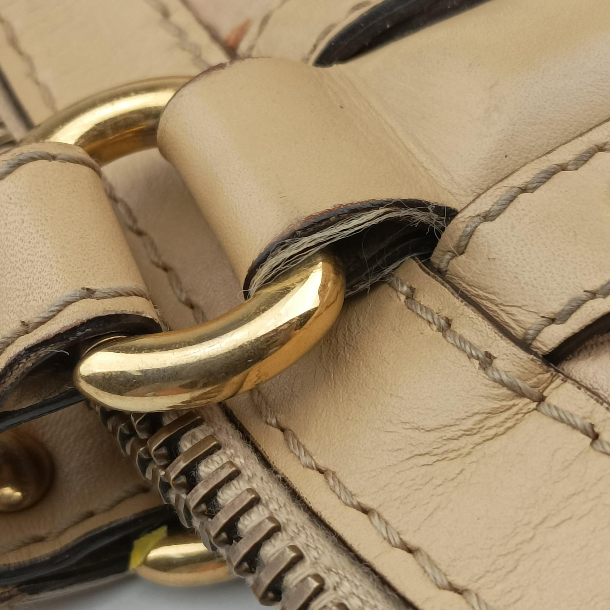 Pre-owned Gucci Scarlett Beige Leather 282299 handbag | stylenewstar