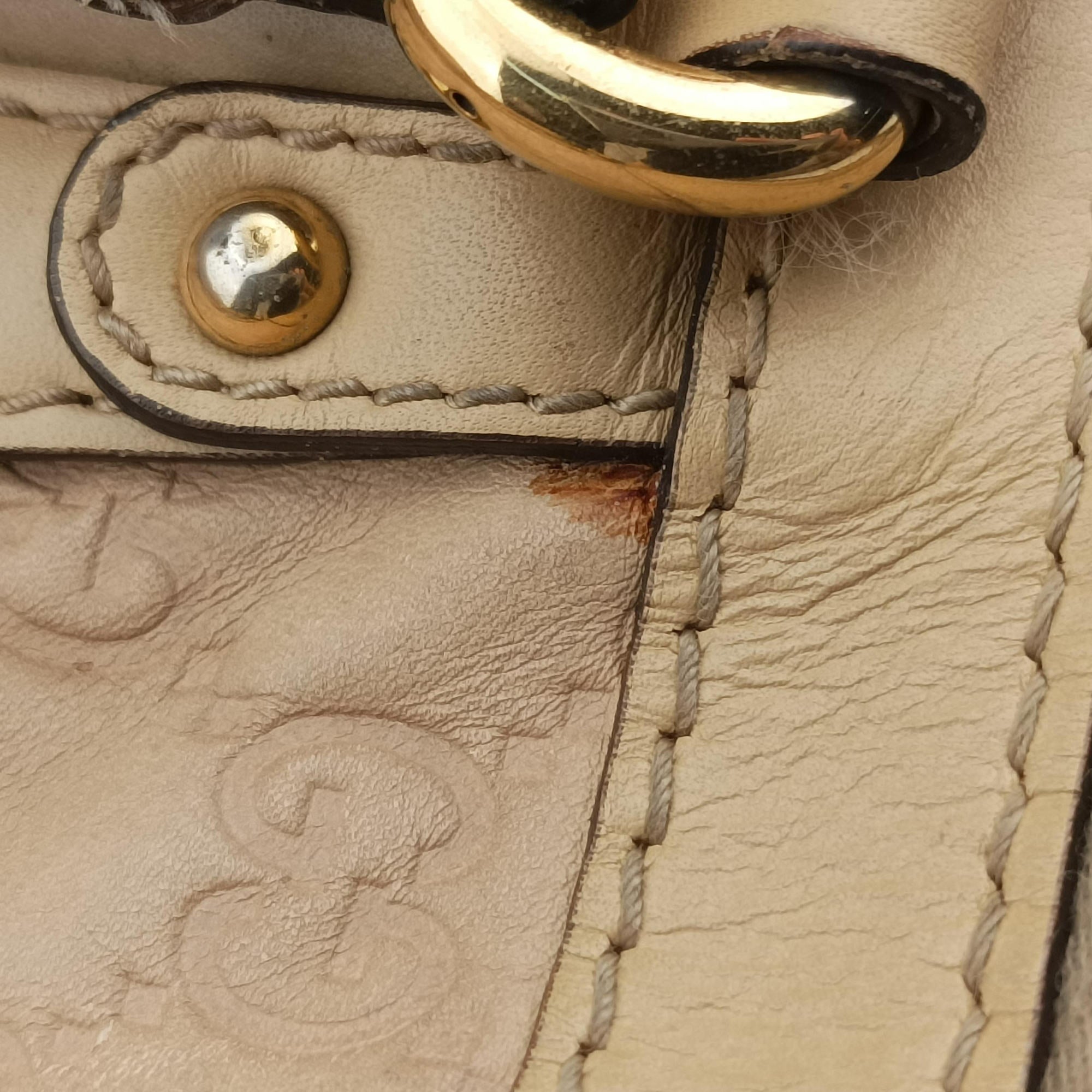 Pre-owned Gucci Scarlett Beige Leather 282299 handbag | stylenewstar