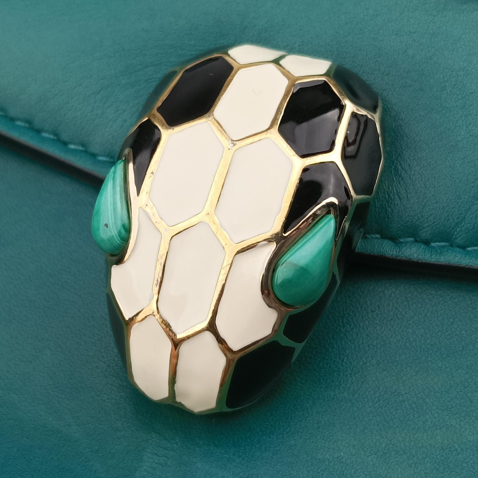 Pre-owned Bvlgari SERPENTI FOREVER Green leather  shoulderbag | stylenewstar