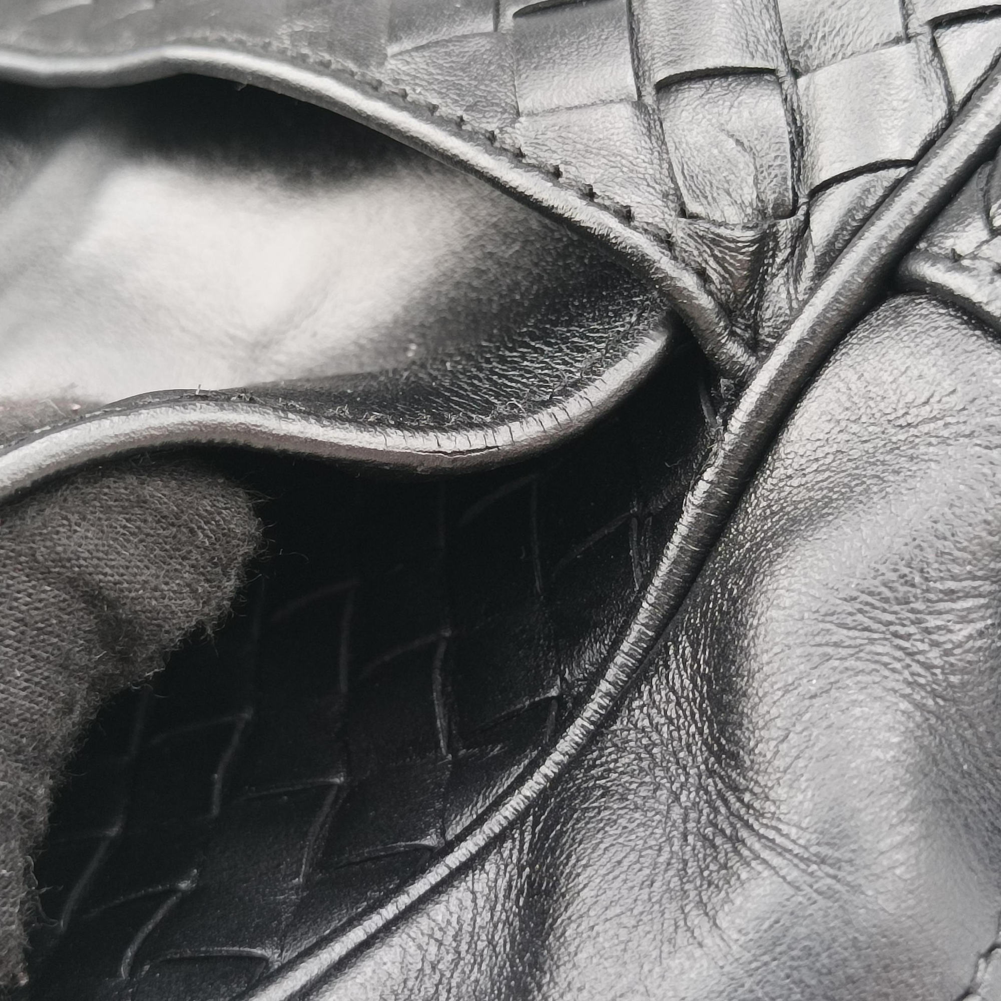 Vintage Bottega Veneta Intrecciato Black lambskin  shoulderbag | stylenewstar
