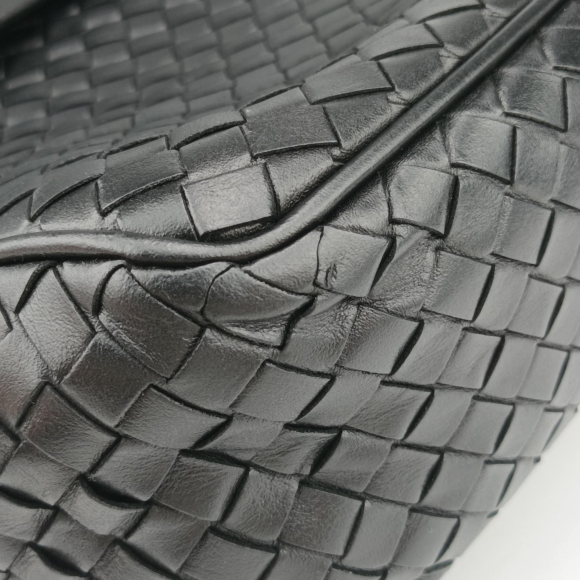 Vintage Bottega Veneta Intrecciato Black lambskin  shoulderbag | stylenewstar