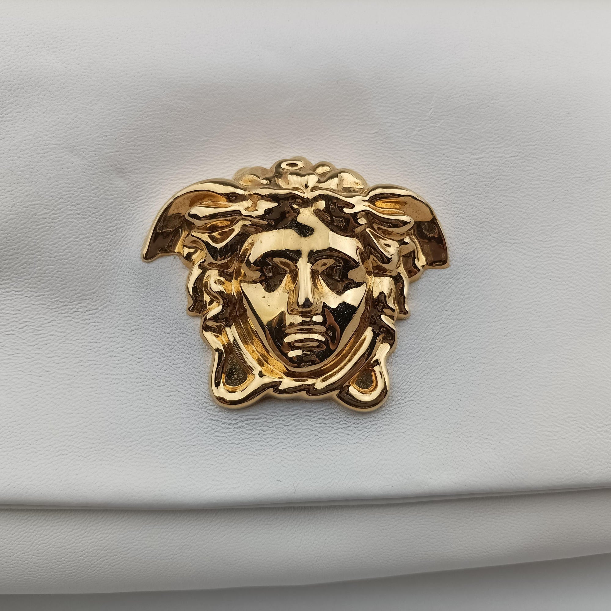 Pre-owned VERSACE Palazzo Medusa White leather  shoulderbag | stylenewstar