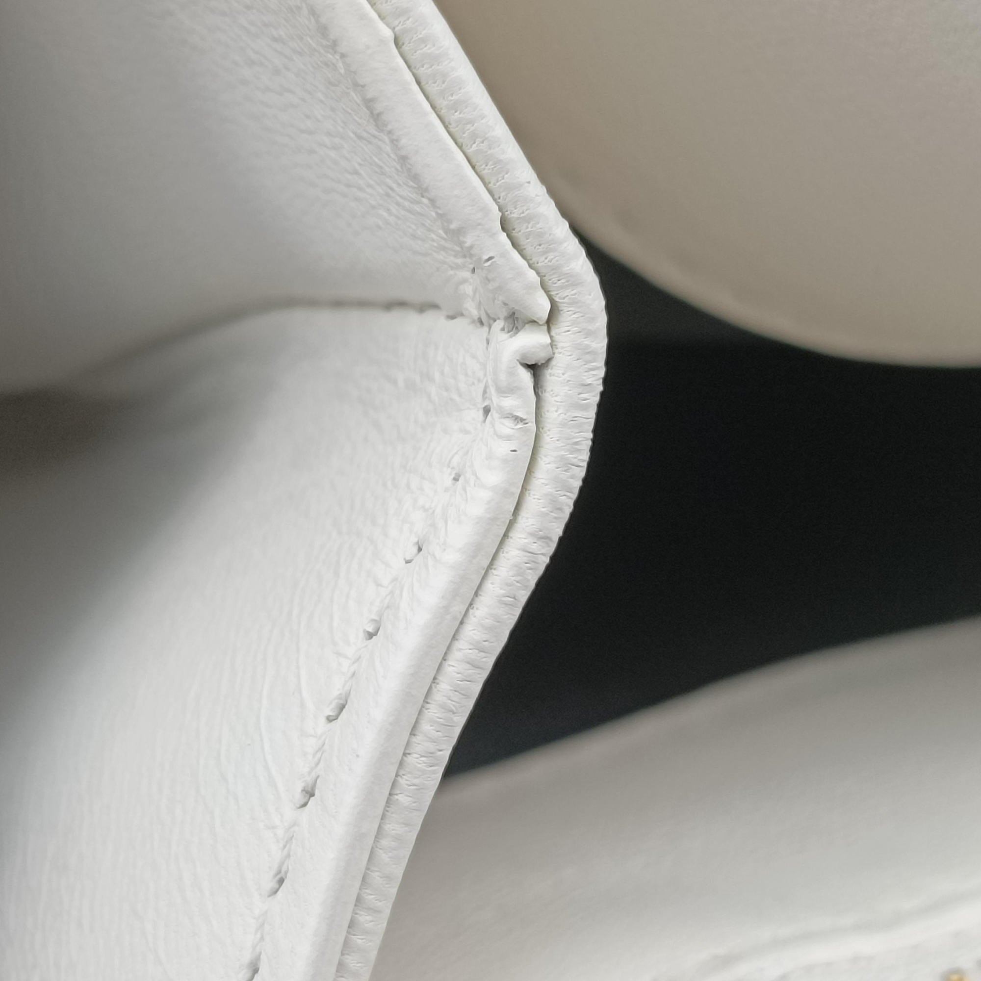 Pre-owned VERSACE Palazzo Medusa White leather  shoulderbag | stylenewstar