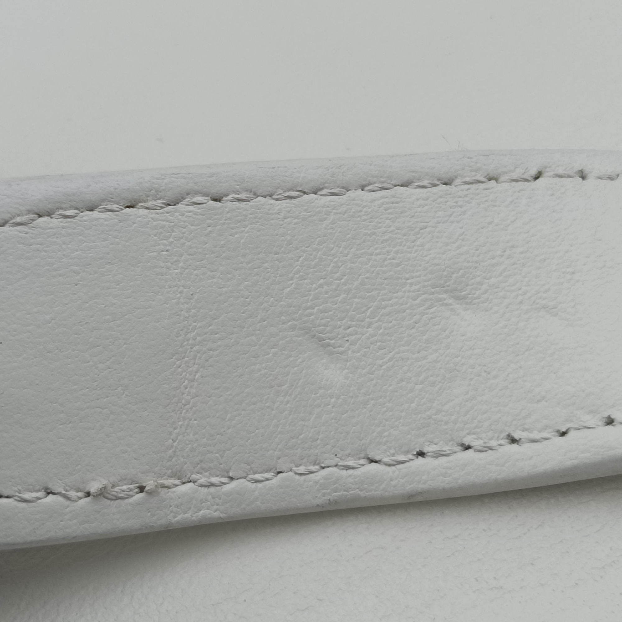 Pre-owned VERSACE Palazzo Medusa White leather  shoulderbag | stylenewstar