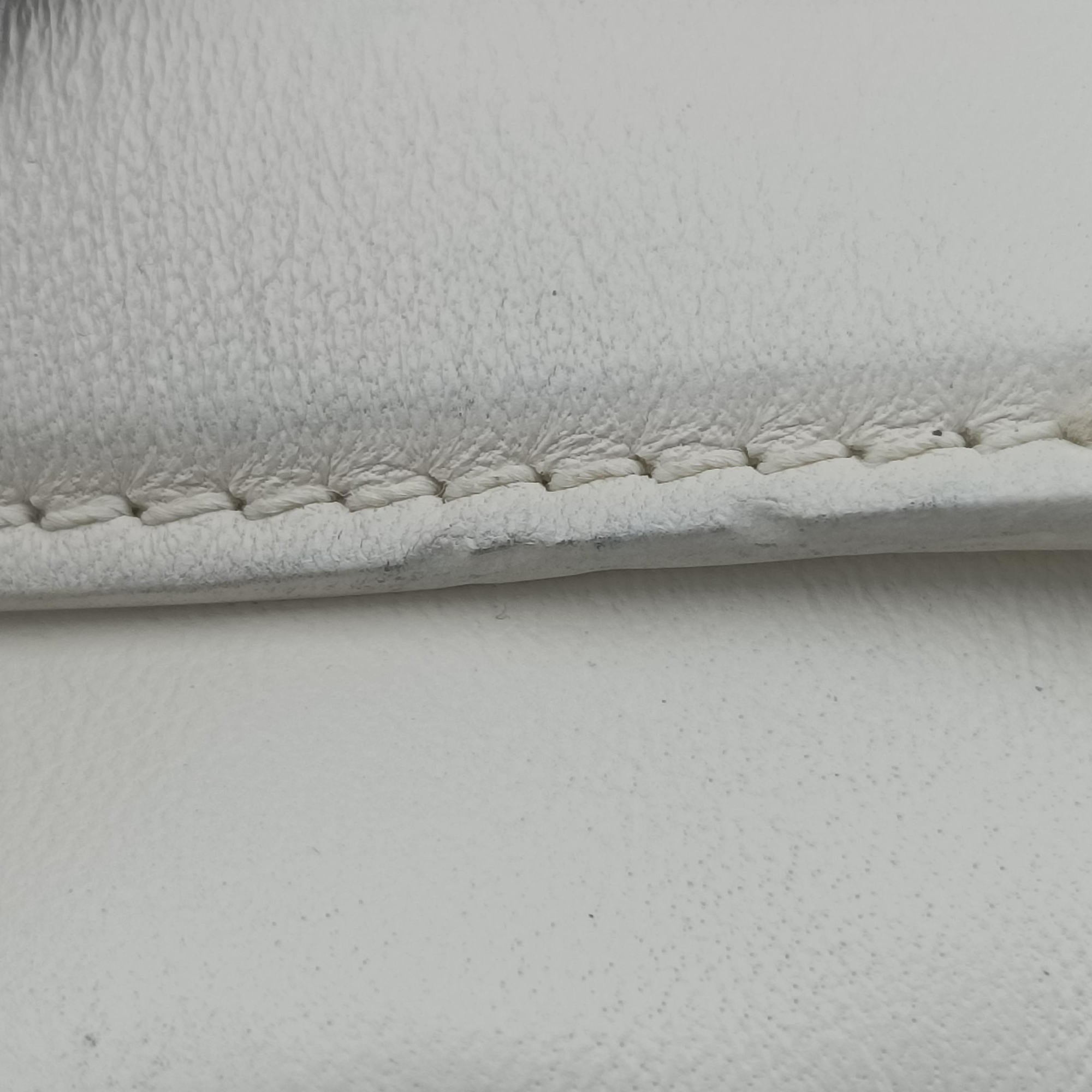 Pre-owned VERSACE Palazzo Medusa White leather  shoulderbag | stylenewstar