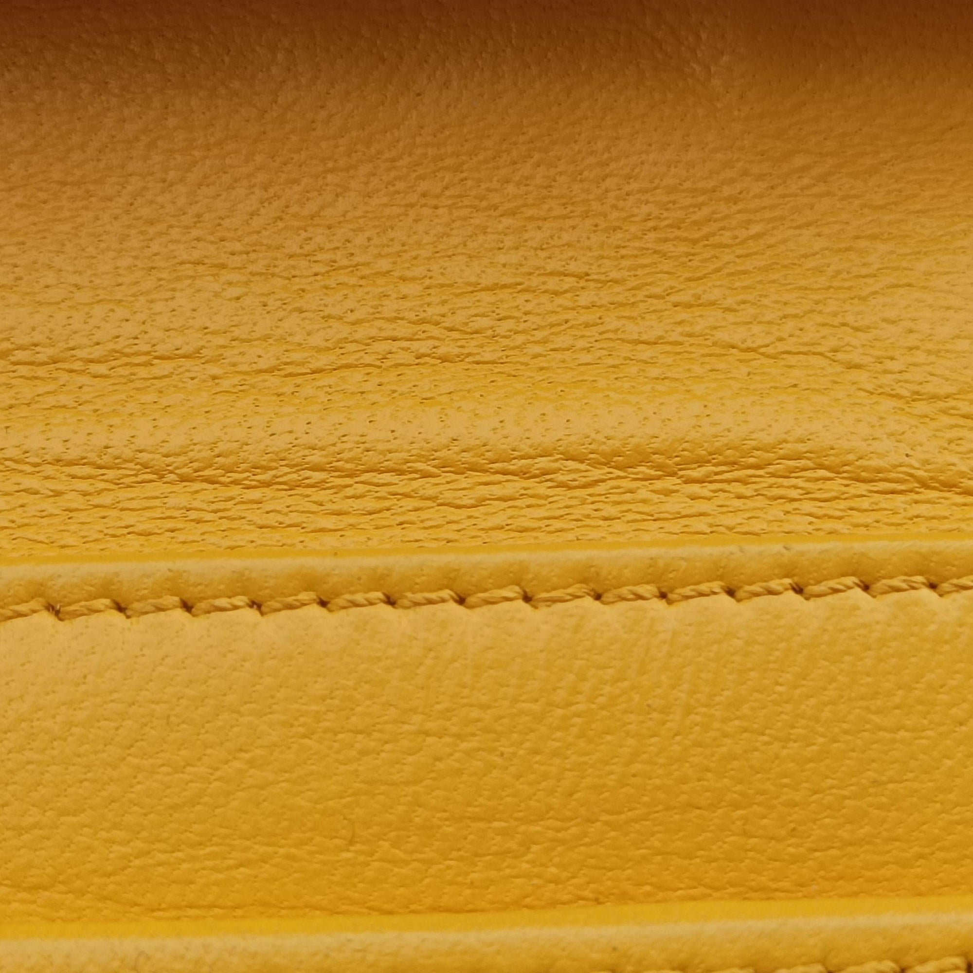 Pre-owned Fendi Embossed Logo Yellow lambskin 3M9219 shoulderbag | stylenewstar