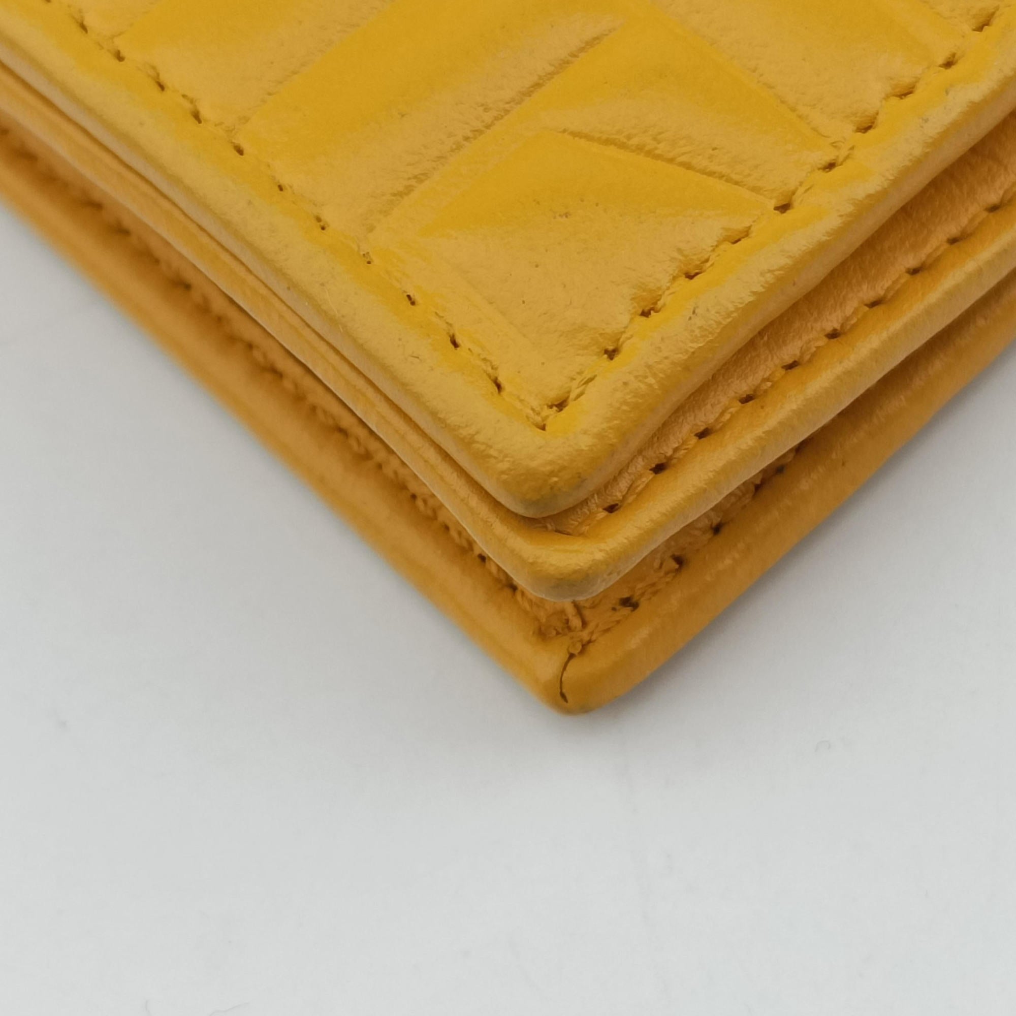 Pre-owned Fendi Embossed Logo Yellow lambskin 3M9219 shoulderbag | stylenewstar