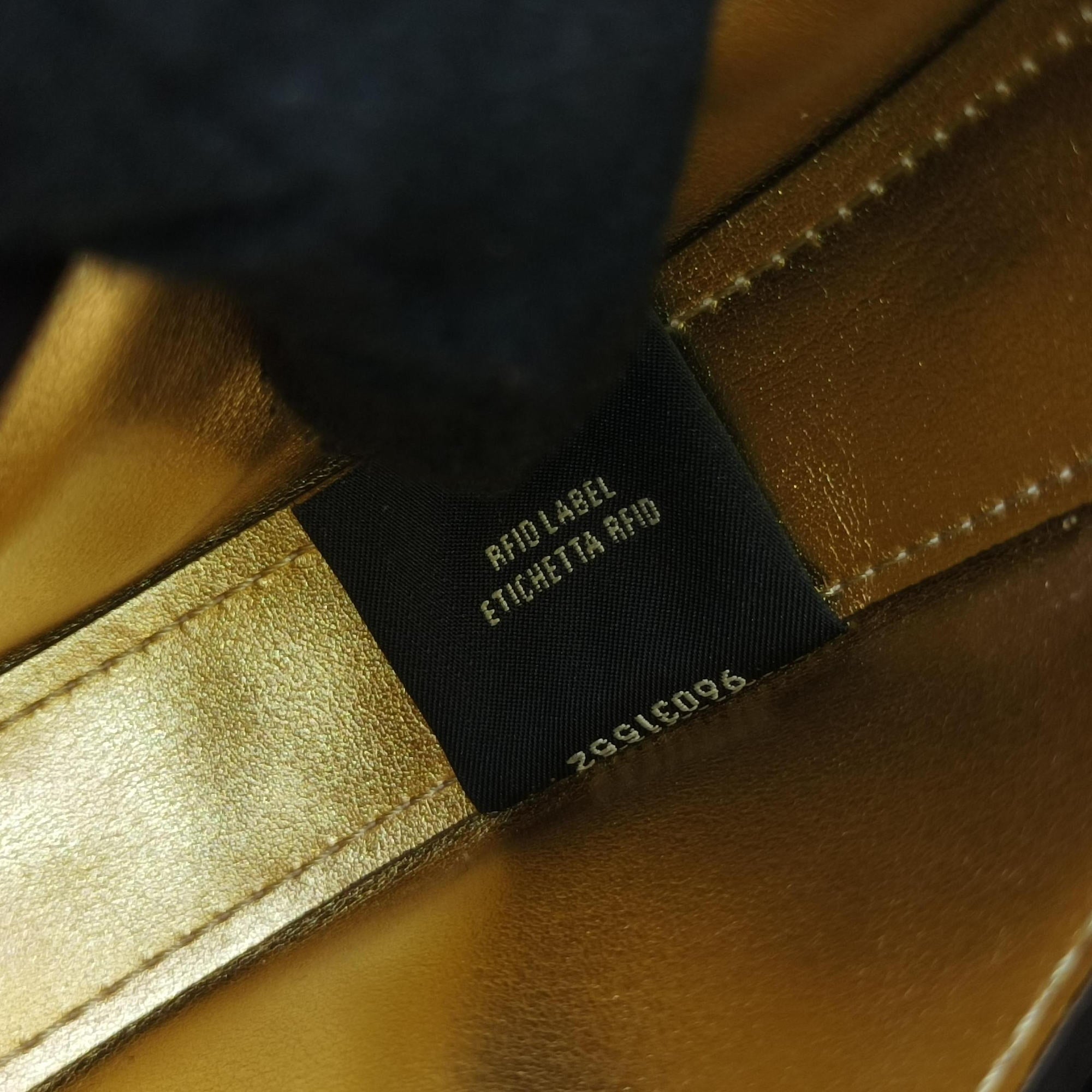 Secondhand Fendi Cookie Mini Pink Leather 8BS065 handbag | stylenewstar