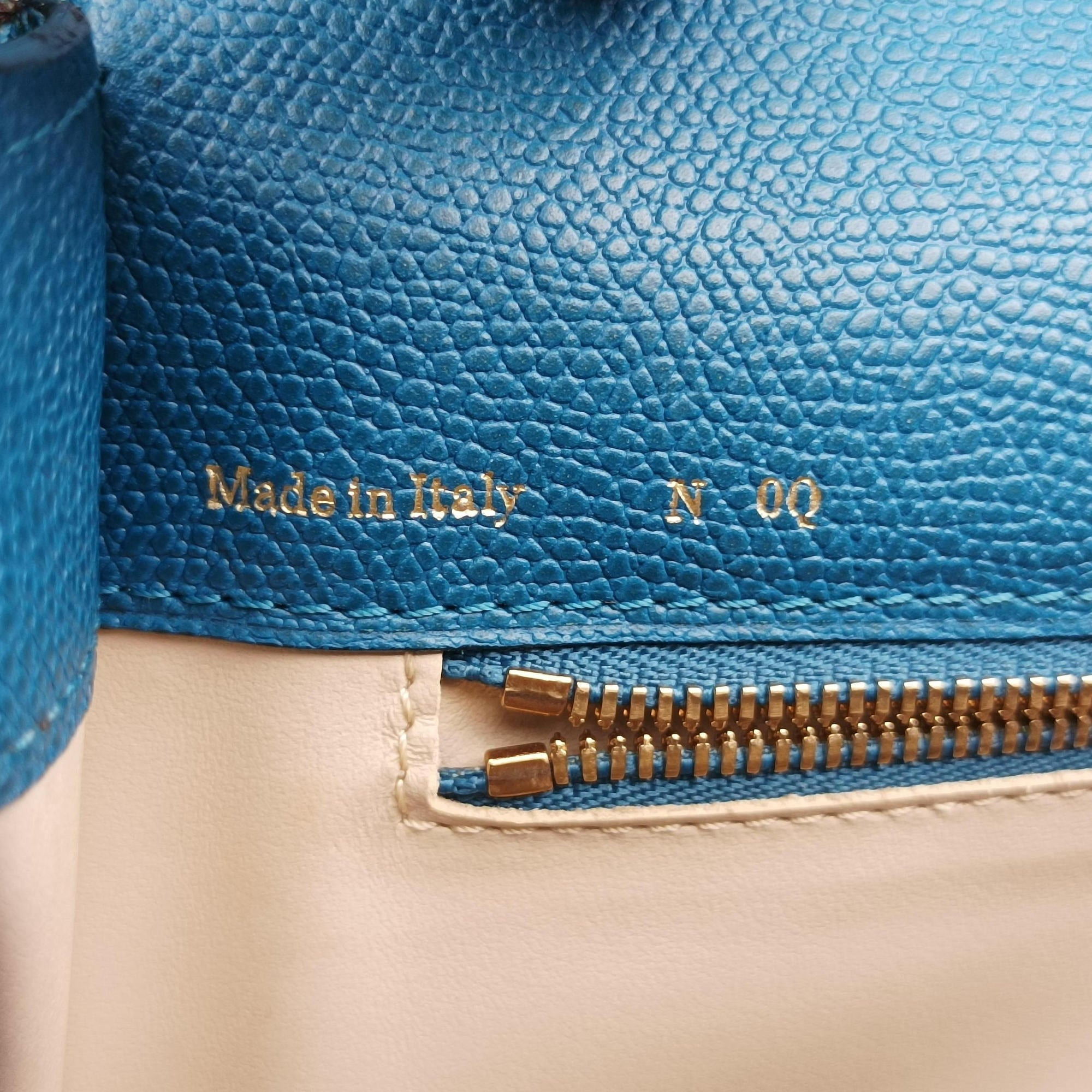 Pre-owned Valextra Iside Blue Calfskin  shoulderbag | stylenewstar