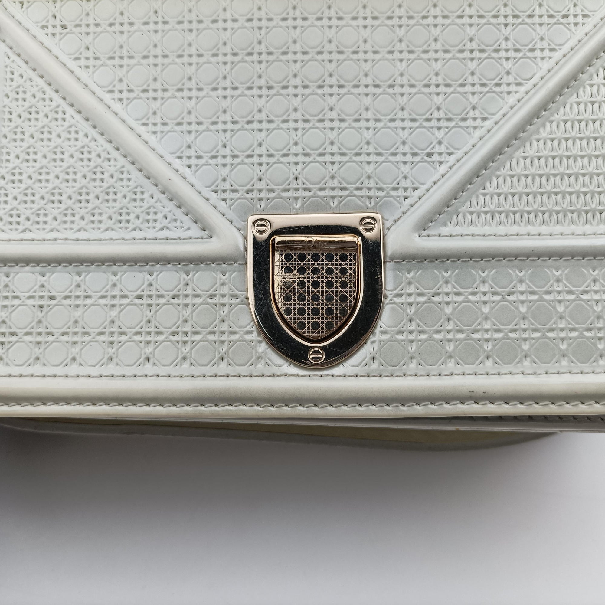 Pre-owned Christian Dior Diorama White Leather  shoulderbag | stylenewstar
