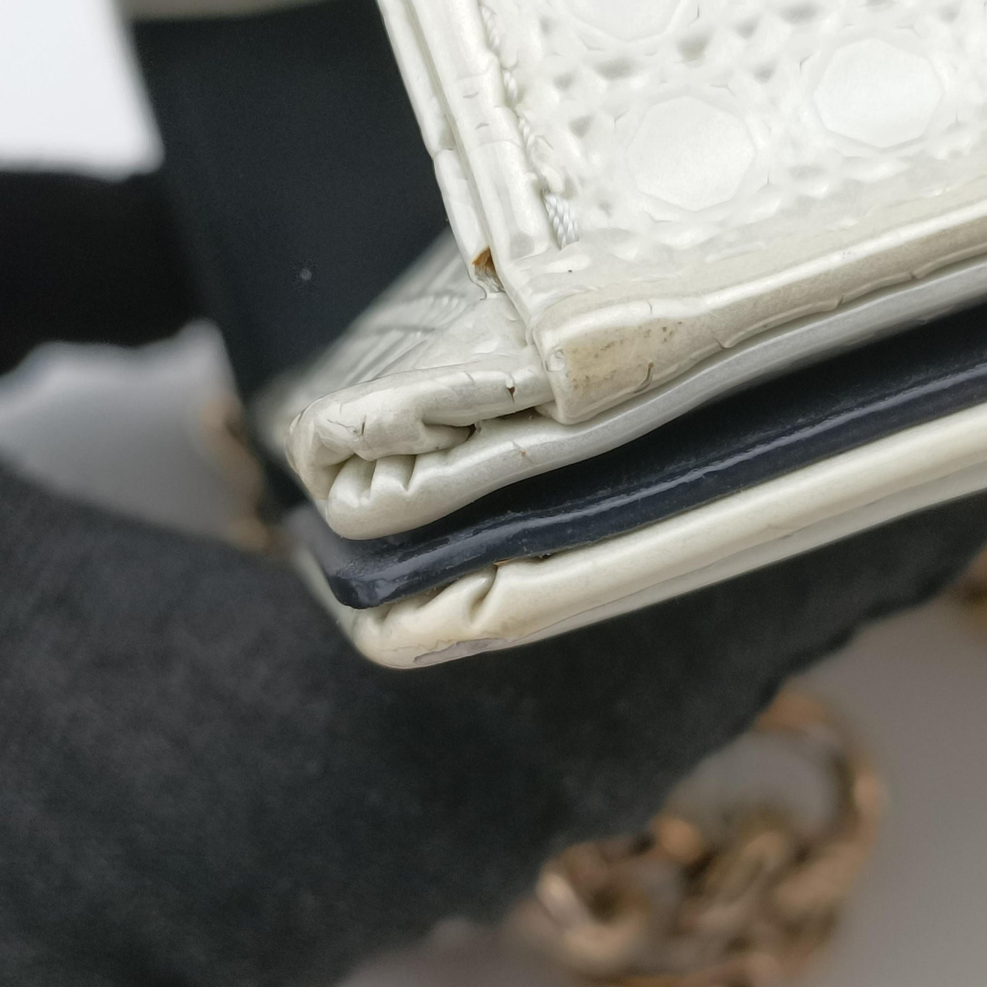 Pre-owned Christian Dior Diorama White Leather  shoulderbag | stylenewstar