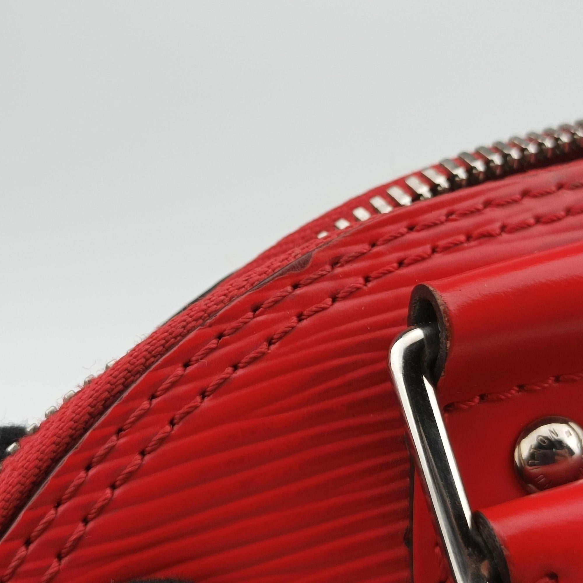 Secondhand Louis Vuitton Nano Alma COQUELICOT epi M50516 shoulderbag | stylenewstar